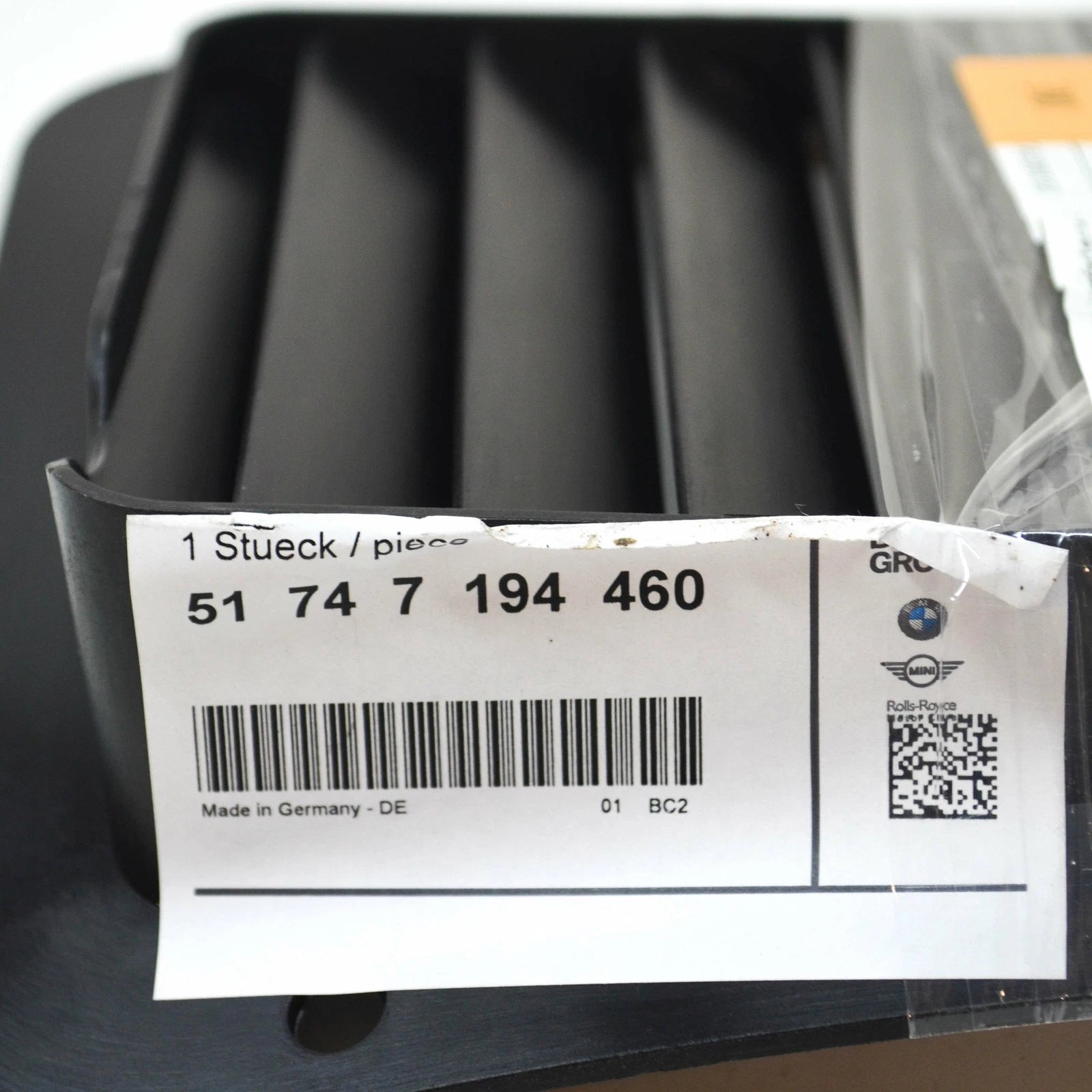 NEW BMW 1 E88 FRONT RIGHT WHEEL ARCH SPLASH SHIELD AIR DUCT 51747194460 ORIGINAL