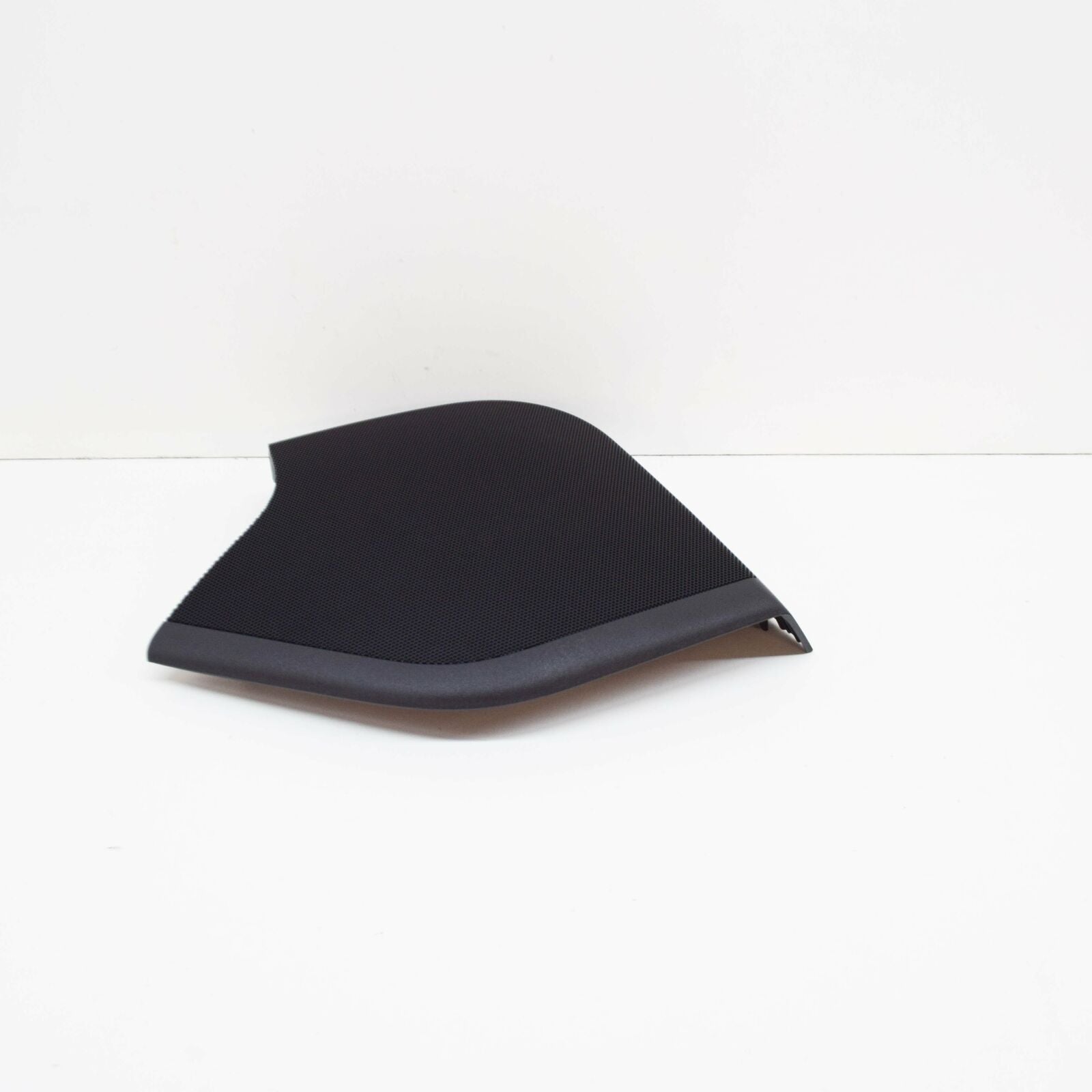 NEW MERCEDES-BENZ C W203 FRONT LEFT DOOR SPEAKER COVER A20372701889051 ORIGINAL