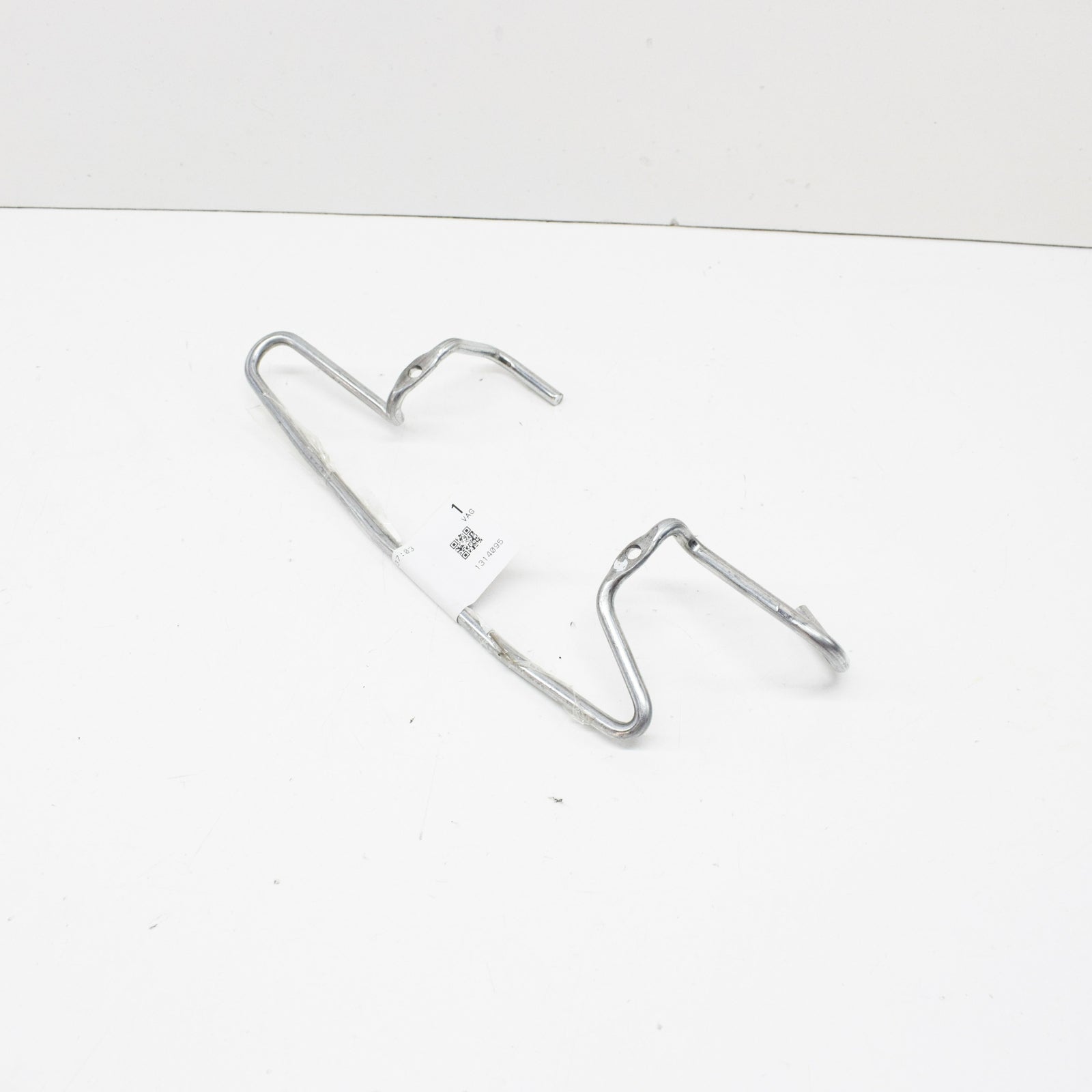 NEW AUDI A4 AVANT B7 FRONT RIGHT SEAT TRIM RETAINER 8E0881560A ORIGINAL