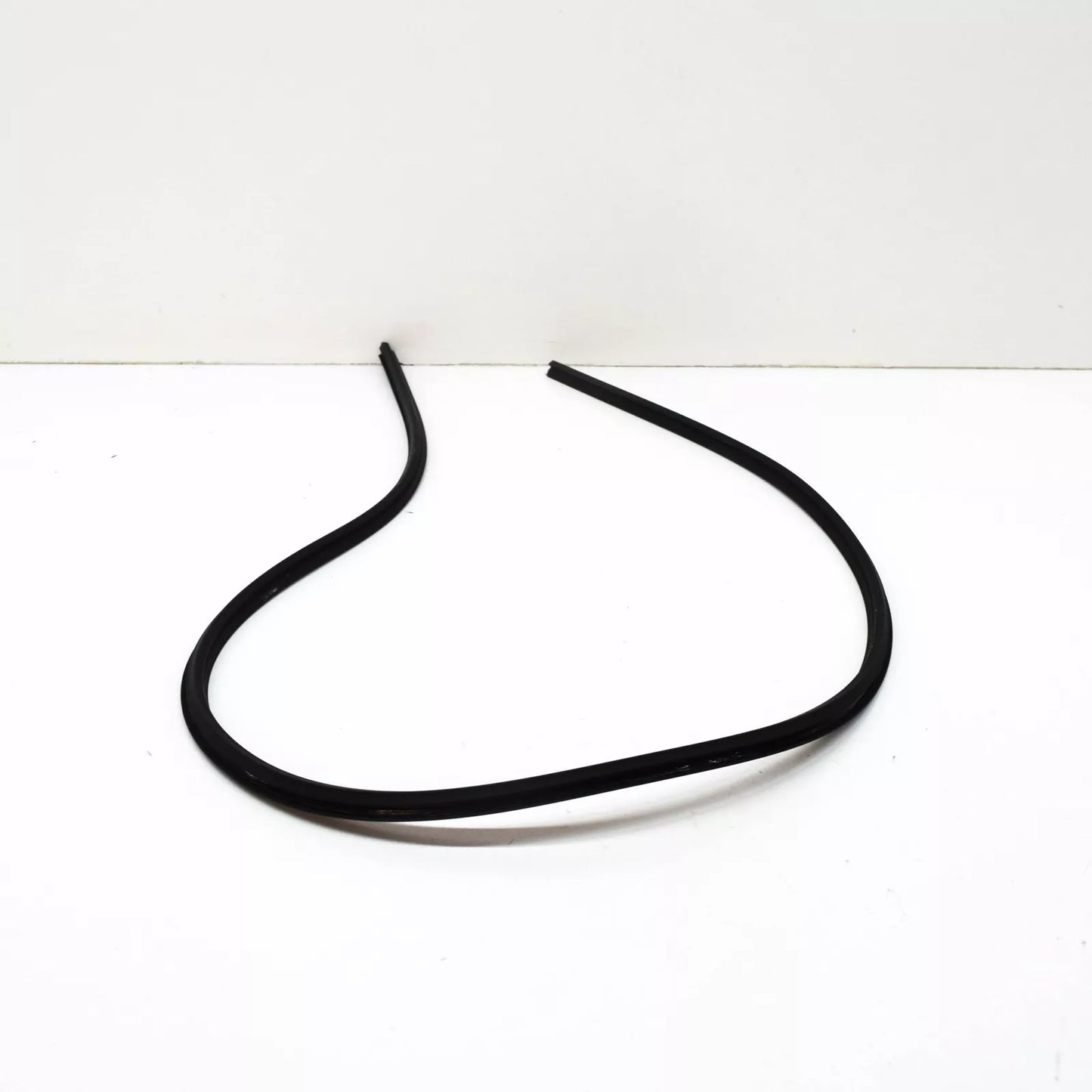 NEW BMW 3 TOURING E30 REAR WINDOW COVER STRIP 51311947248 1947248