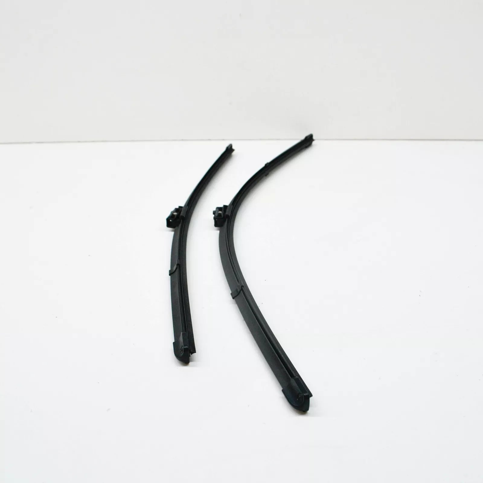 NEW MB A W176 FRONT WINDSHIELD WIPER BLADES SET A1768204300 LHD ORIGINAL