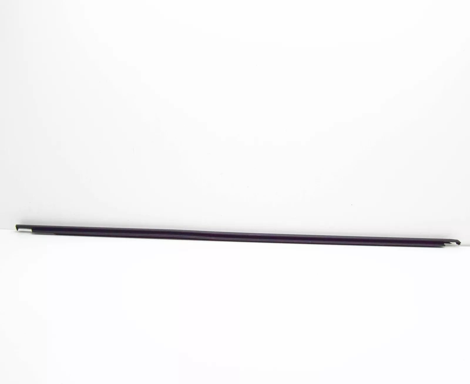 NEW VW PASSAT B8 3G FRONT RIGHT OUTER WINDOW APERTURE SEAL 3G0837478C5AP