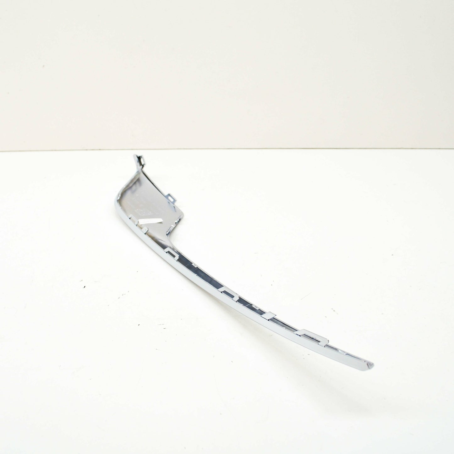 NEW VOLKSWAGEN PASSAT B7 FRONT RIGHT LOWER BUMPER MOLDING 3AA853764B3Q7 ORIGINAL