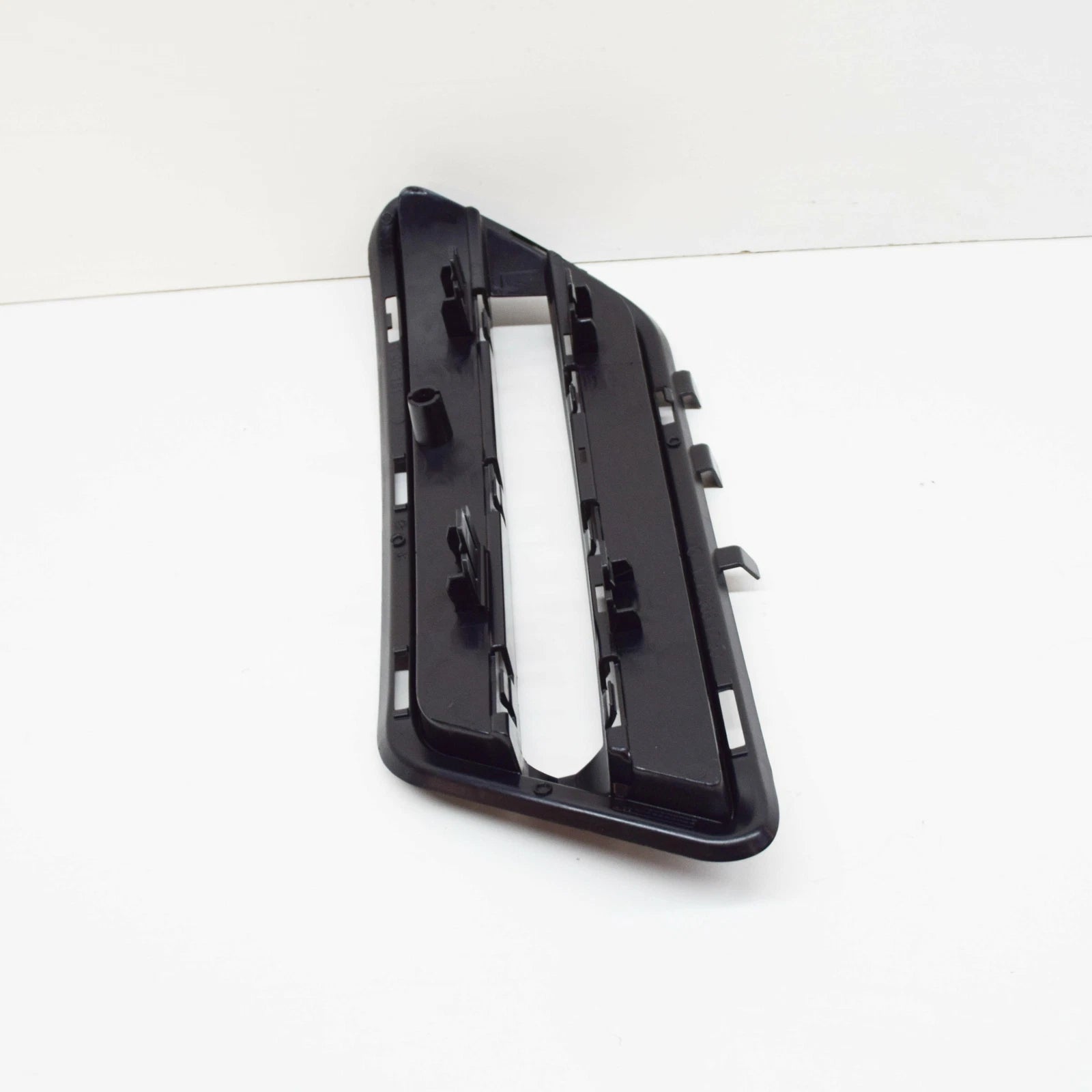 NEW MERCEDES-BENZ E-CLASS W212 FRONT BUMPER LEFT GRILLE A2128851753 2015