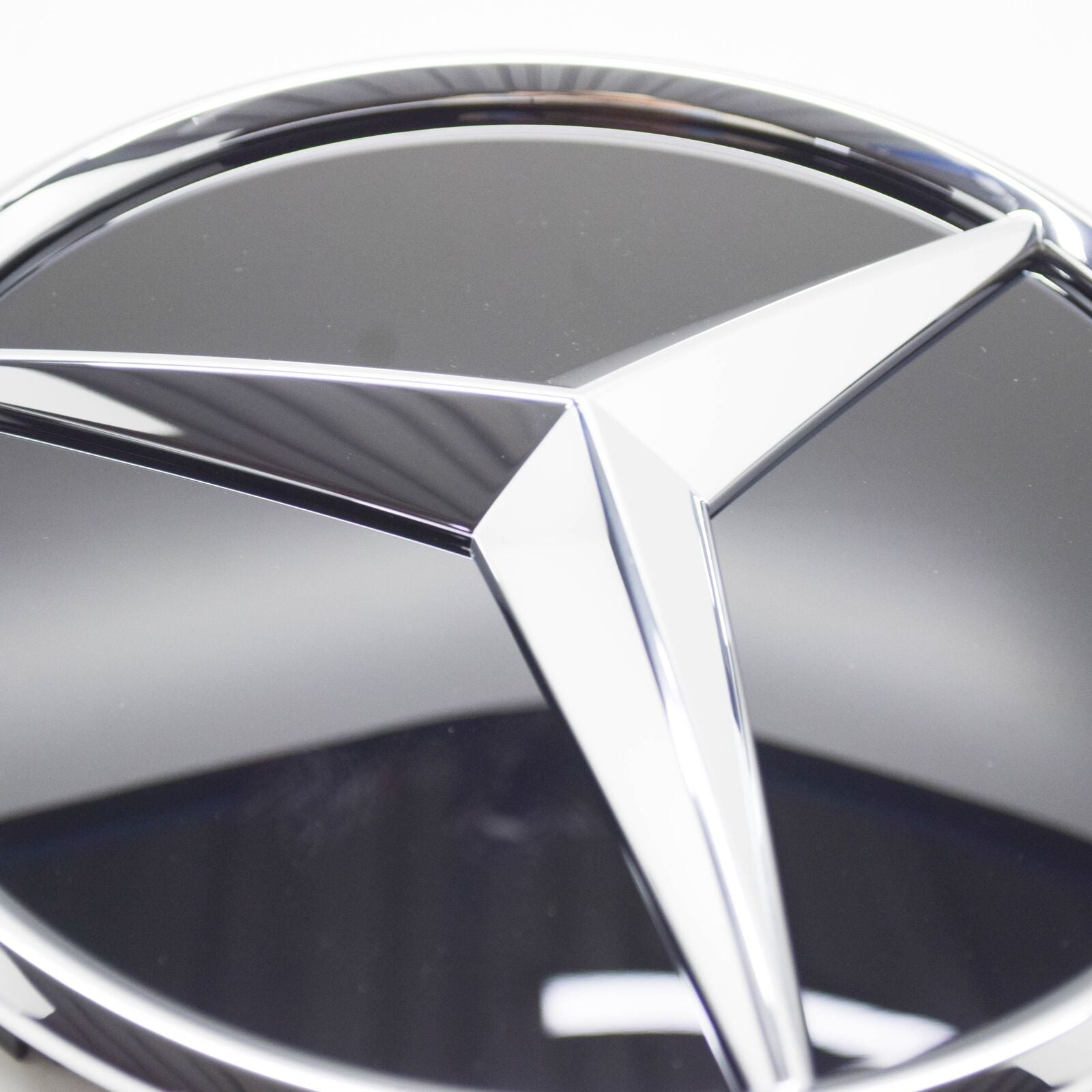 NEW MB CLS C257 RADIATOR GRILLE MERCEDES STAR CARRIER A2138803307 ORIGINAL