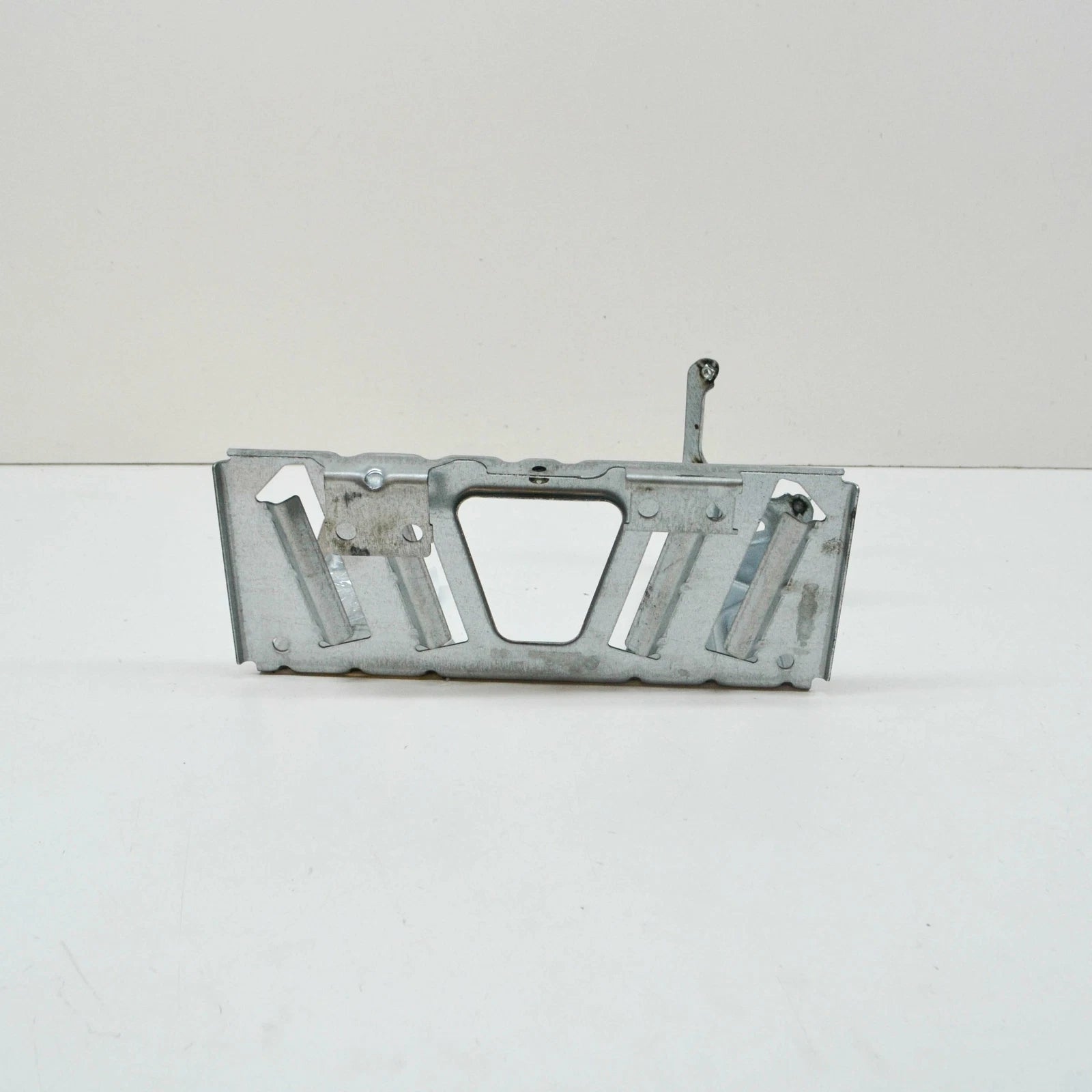 NEW BMW 5 F10 RADIO AMPLIFIER BRACKET 65159174269 ORIGINAL