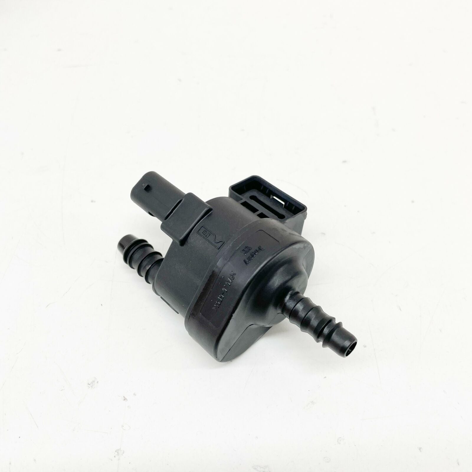 NEW AUDI Q2 CANISTER PURGE VALVE 06H906517AE ORIGINAL