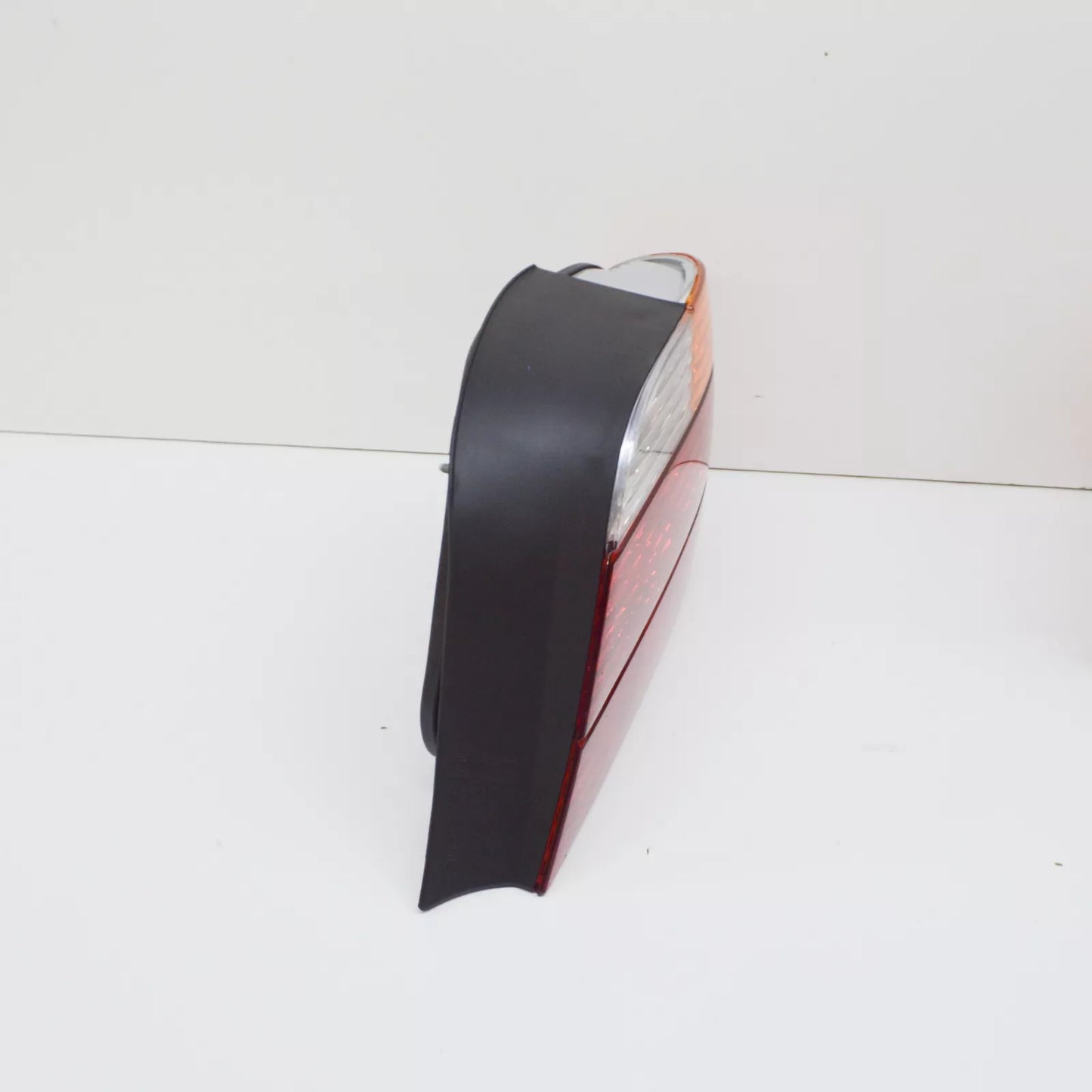 NEW BMW E38 SEDAN TAIL LIGHT RIGHT 8381250 63218381250 ORIGINAL