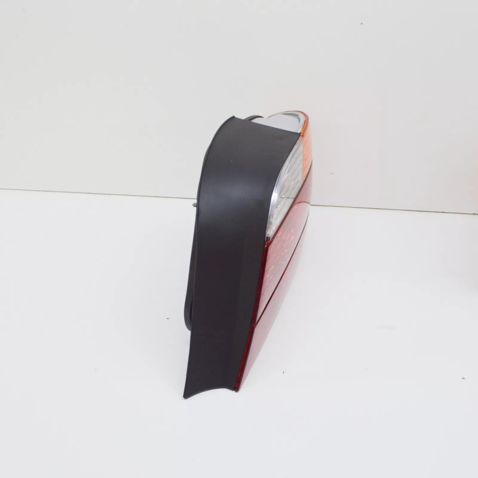 NEW BMW E38 SEDAN TAIL LIGHT RIGHT 8381250 63218381250 ORIGINAL