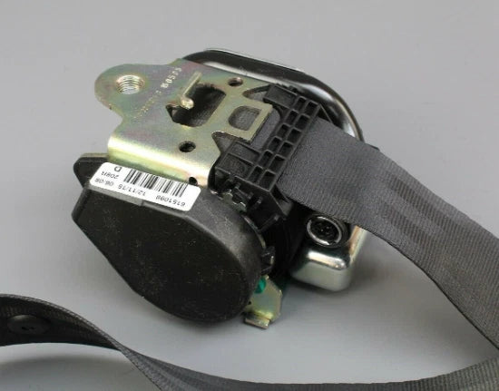 NEW VOLKSWAGEN SCIROCCO MK3 FRONT RIGHT SEAT BELT RHD 1K8857706ARAA ORIGINAL