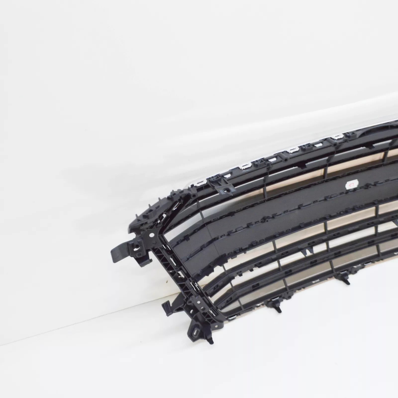 NEW AUDI TT FV FRONT RADIATOR GRILLE 8S0853651B 3FZ 8S0853651B3FZ ORIGINAL