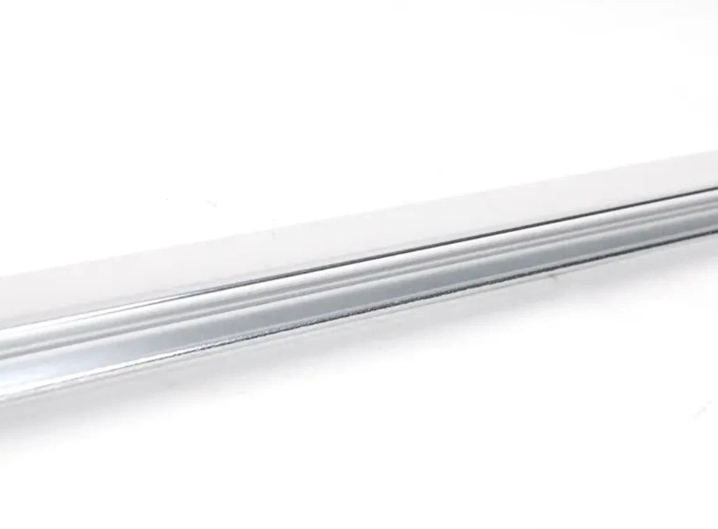 NEW BMW 5 E39 FRONT RIGHT EXTERIOR MOLDING 51217890646 7890646 ORIGINAL