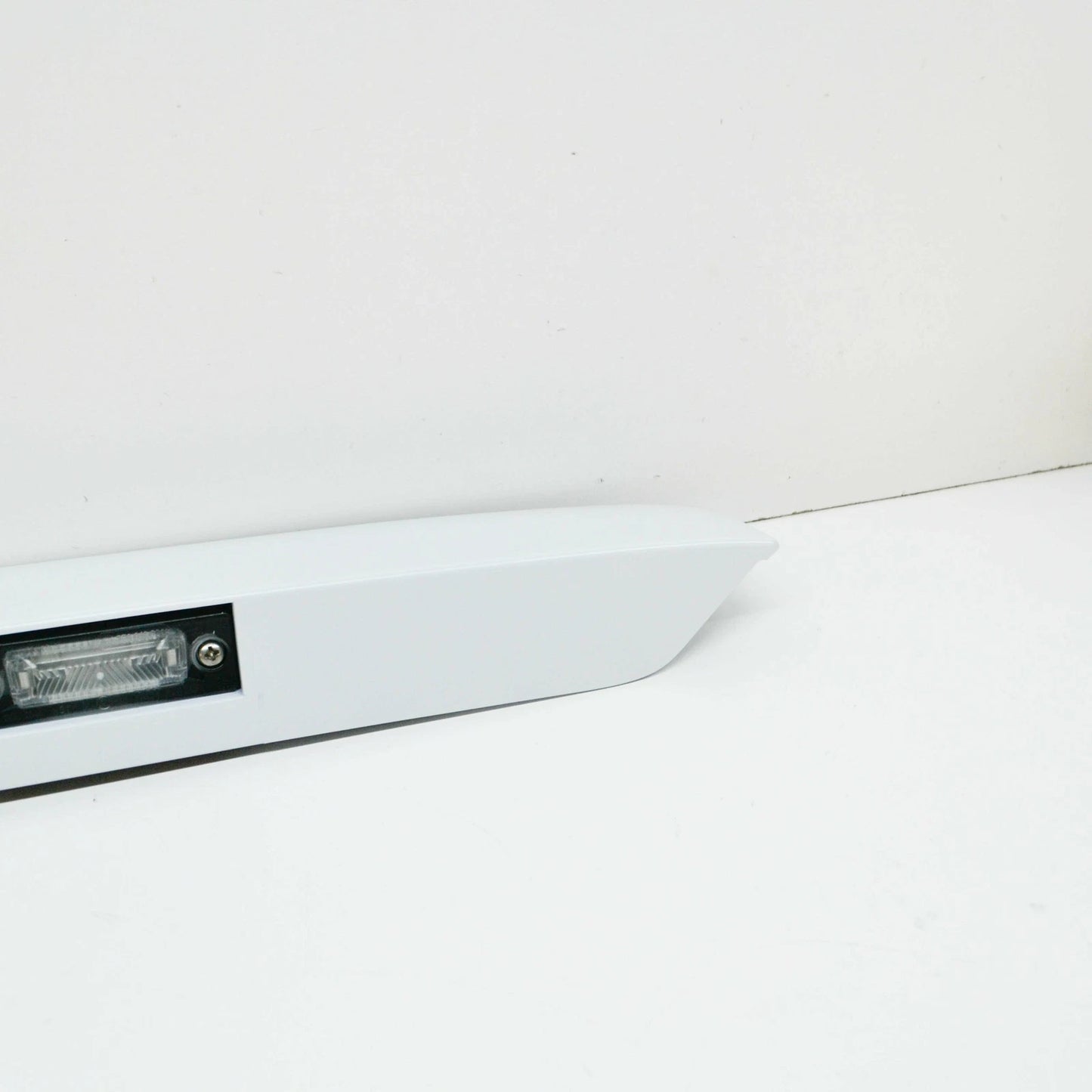 NEW VOLKSWAGEN TRANSPORTER T5 REAR LIGHT FIBRE 7E0827329GGRU