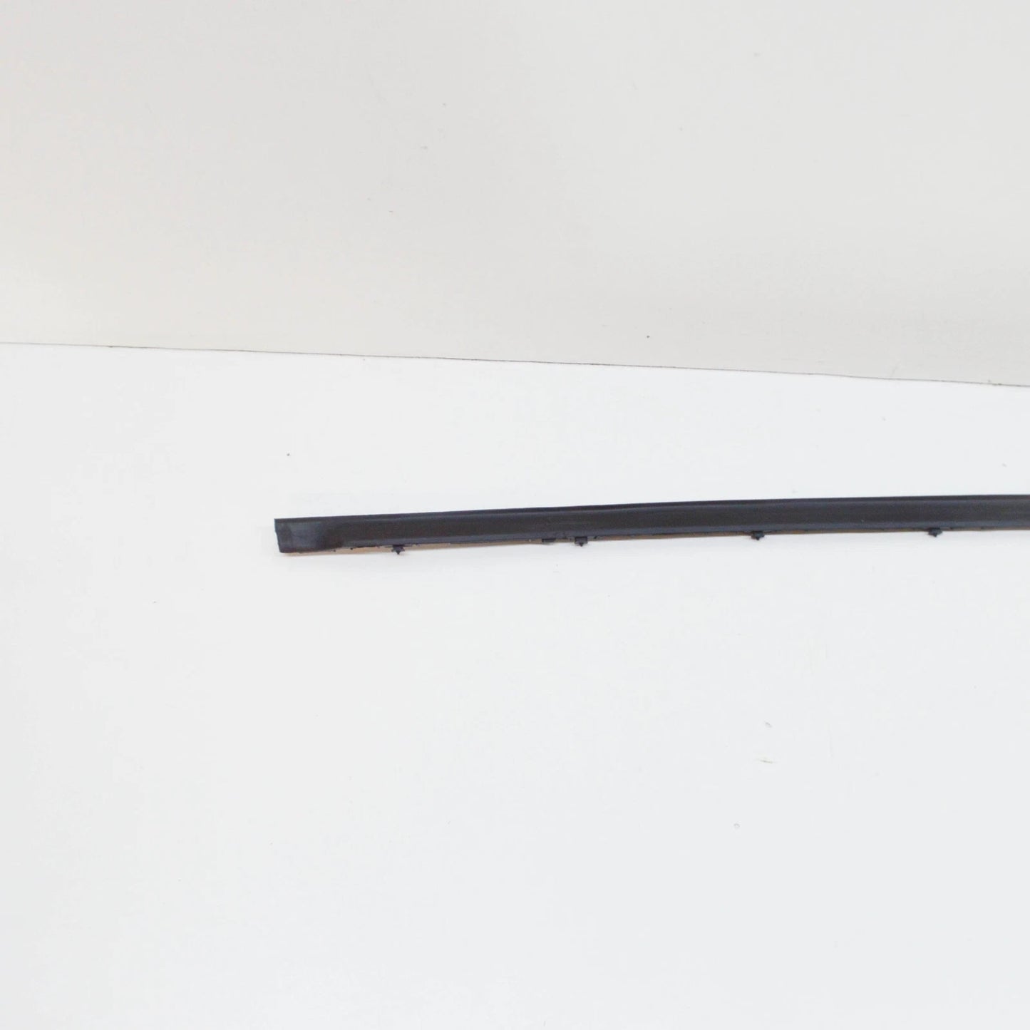 NEW MERCEDES-BENZ GLE W166 FRONT RH LOWER DOOR COVER STRIP A1666980262 ORIGINAL