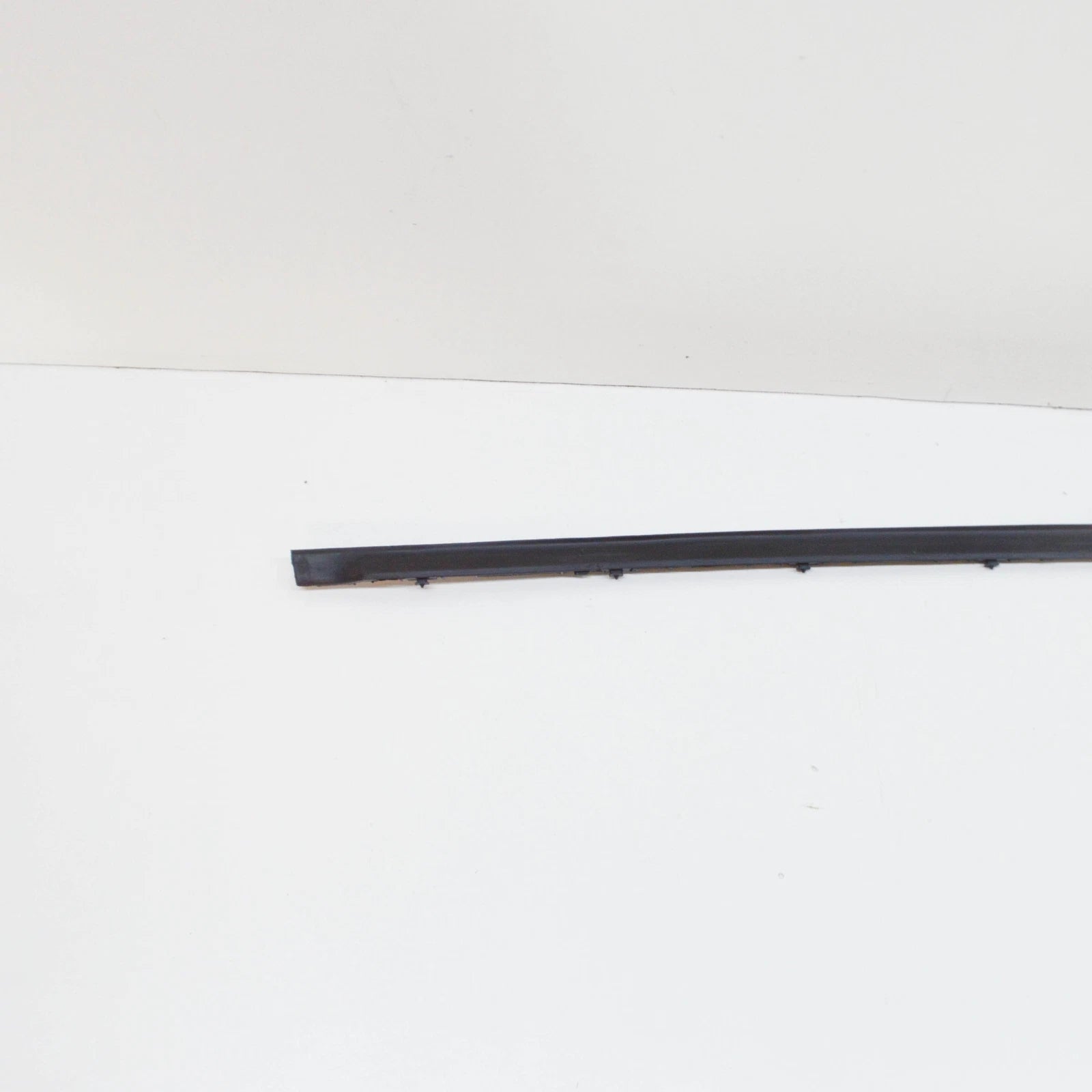 NEW MERCEDES-BENZ GLE W166 FRONT RH LOWER DOOR COVER STRIP A1666980262 ORIGINAL