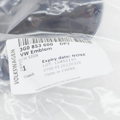 NEW VOLKSWAGEN PASSAT B8 3G FRONT RADIATOR GRILLE BADGE 3G0853600DPJ ORIGINAL