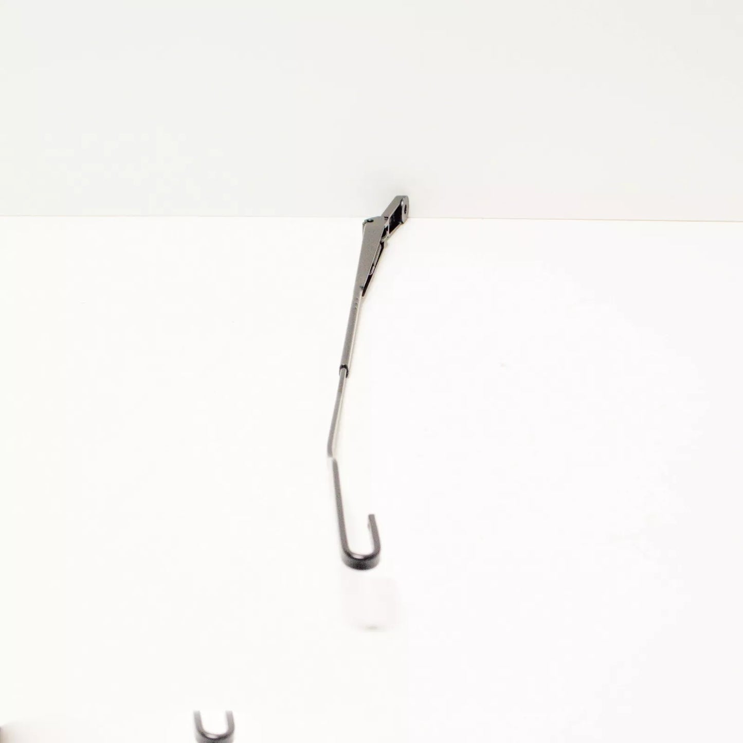 NEW VOLKSWAGEN BEETLE A5 FRONT LEFT WIPER ARM 1C2955409B 1999 RHD