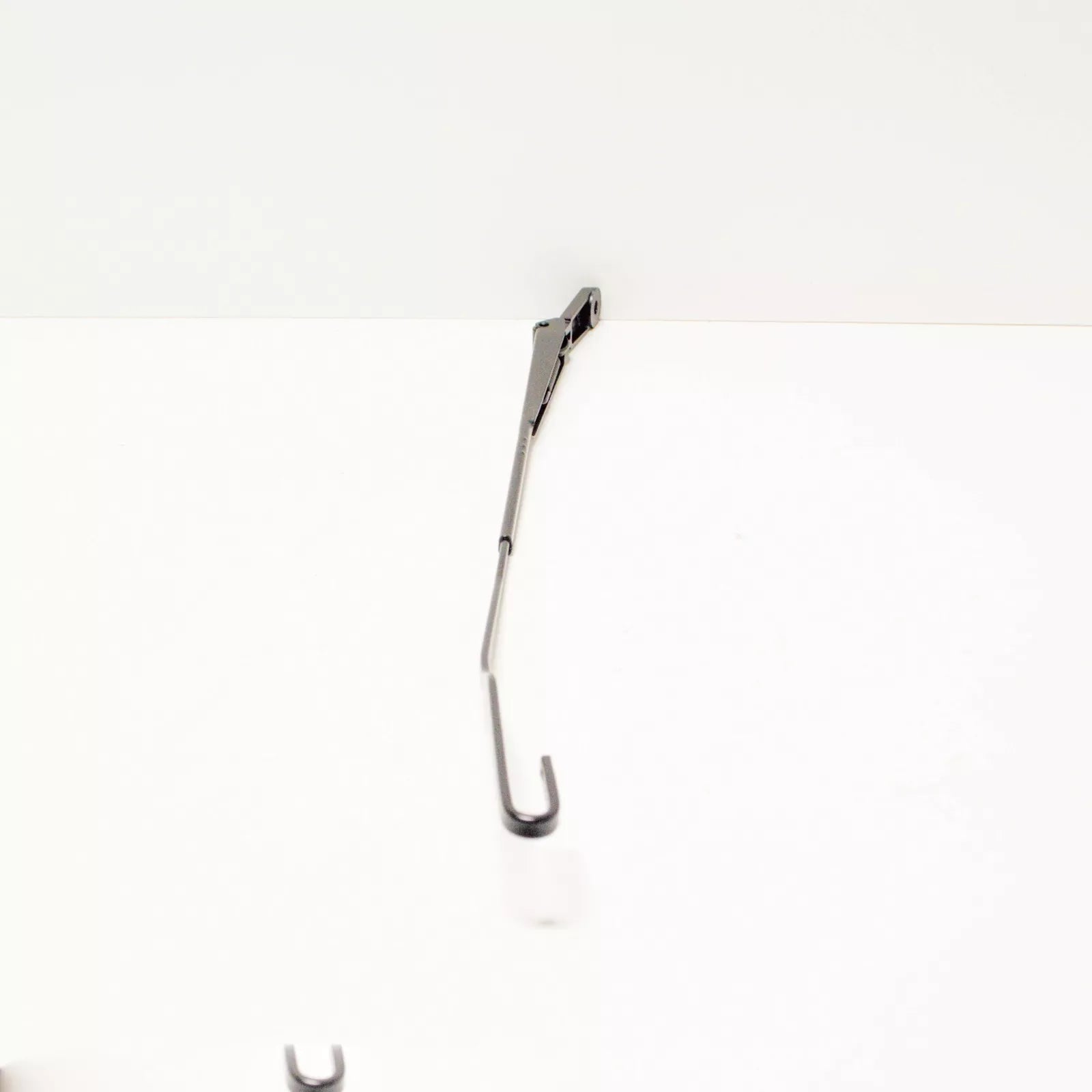 NEW VOLKSWAGEN BEETLE A5 FRONT LEFT WIPER ARM 1C2955409B 1999 RHD