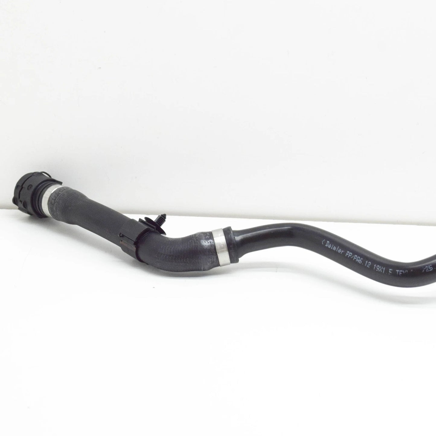 NEW MERCEDES-BENZ EQS V297 COOLANT HOSE A2975011601 ORIGINAL