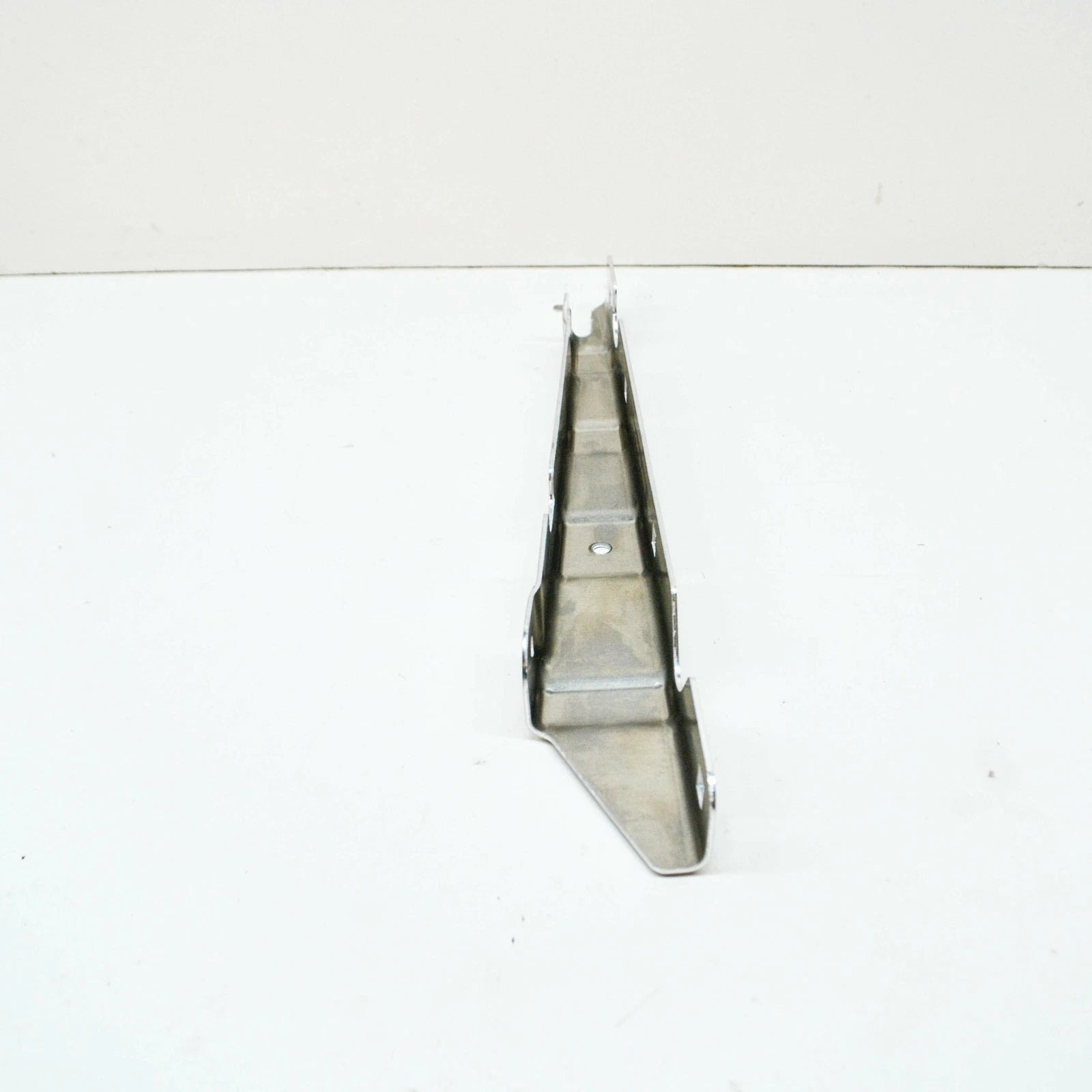 NEW BMW X5 G05 LEFT UNDERFLOOR PANELLING BRACKET 51717453070 ORIGINAL