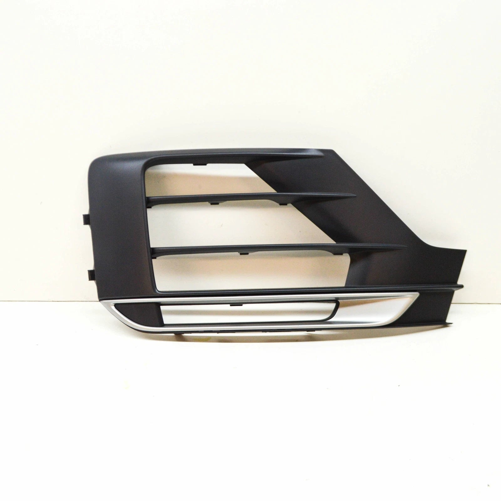 NEW AUDI Q2 GA FRONT RIGHT BUMPER GRILLE 81A8076724W3