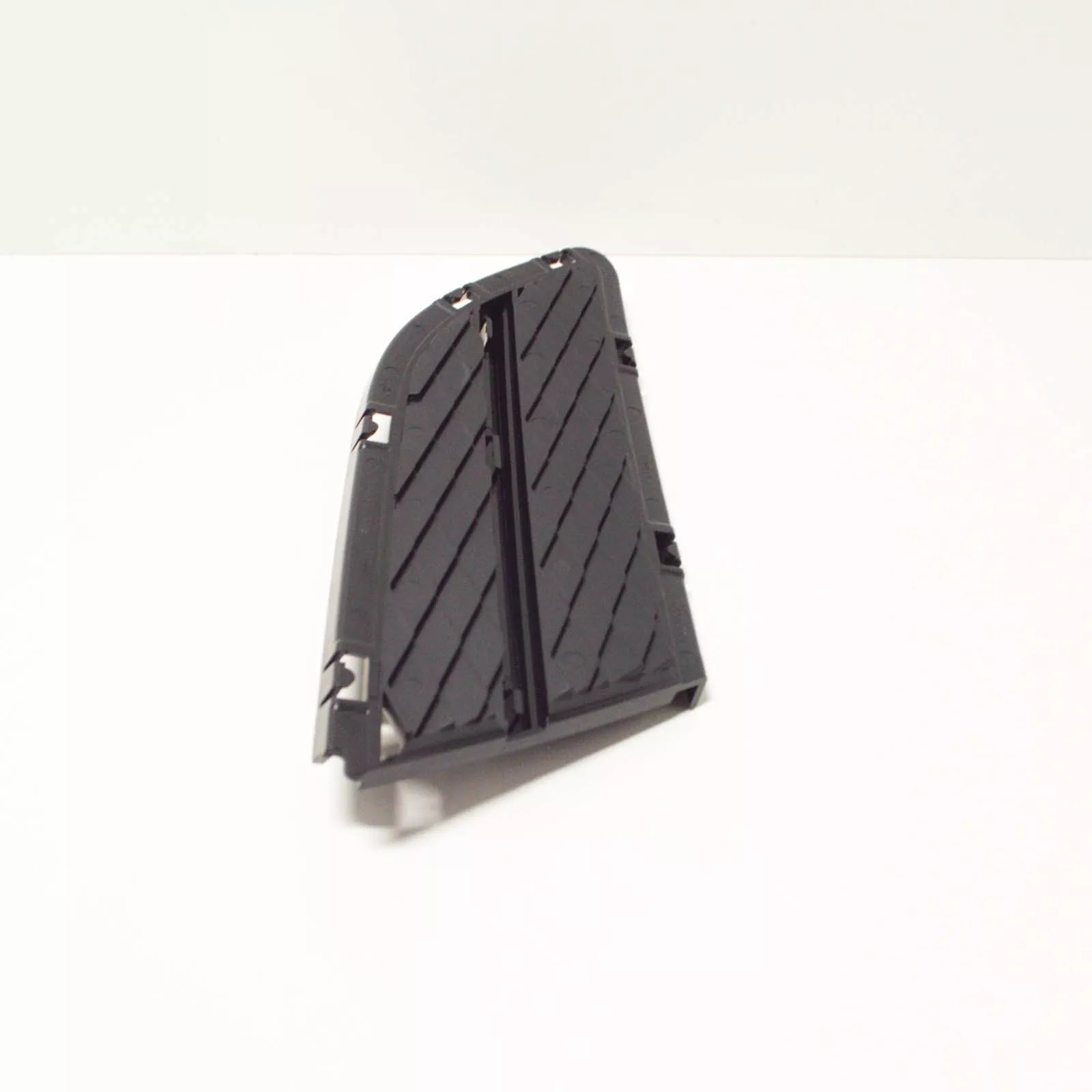 NEW BMW 3 E90 FRONT BUMPER LEFT CLOSED GRILLE 51117138417 7138417 ORIGINAL