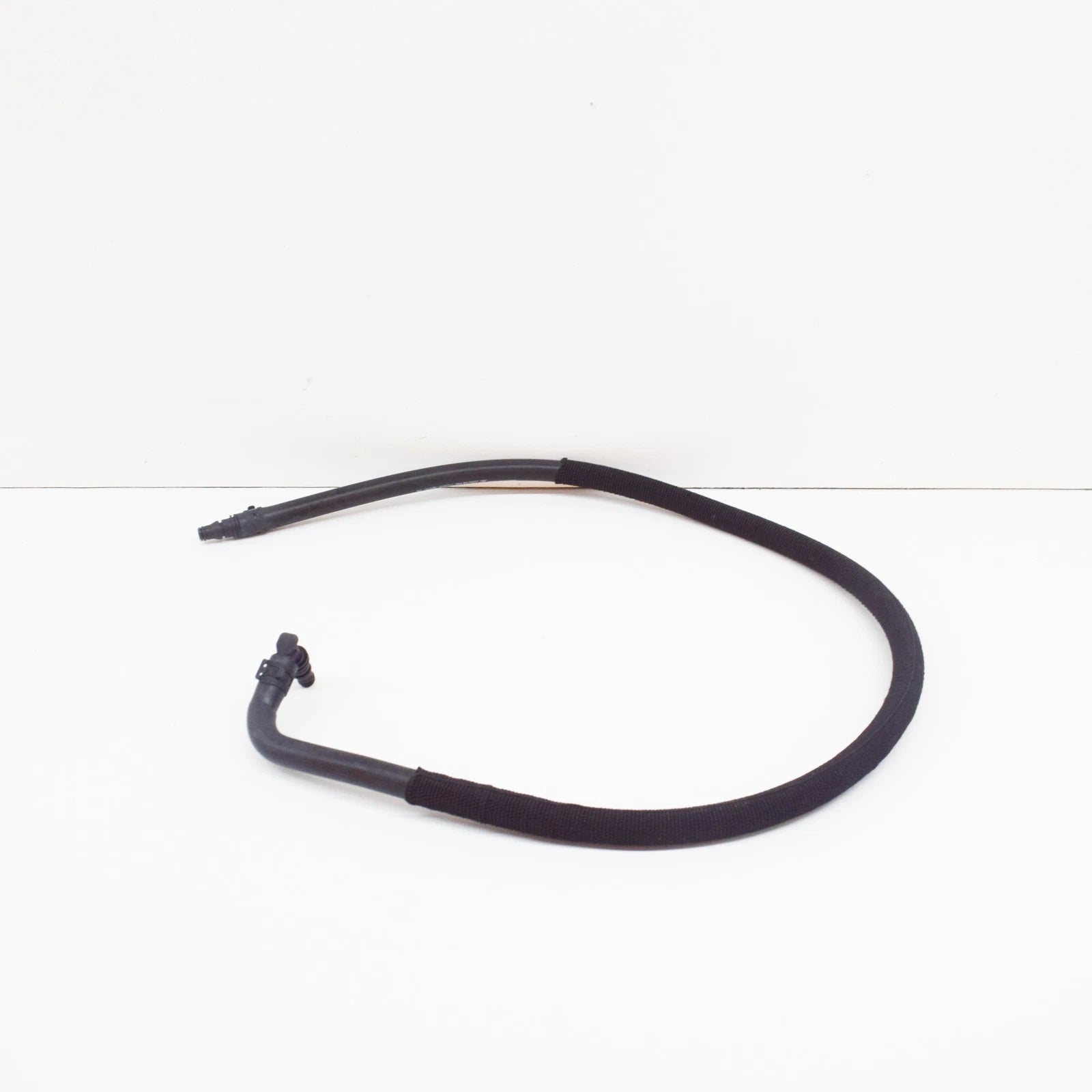 NEW MERCEDES-BENZ SL R230 AMG COOLANT BREATHER PIPE A2305010525 ORIGINAL