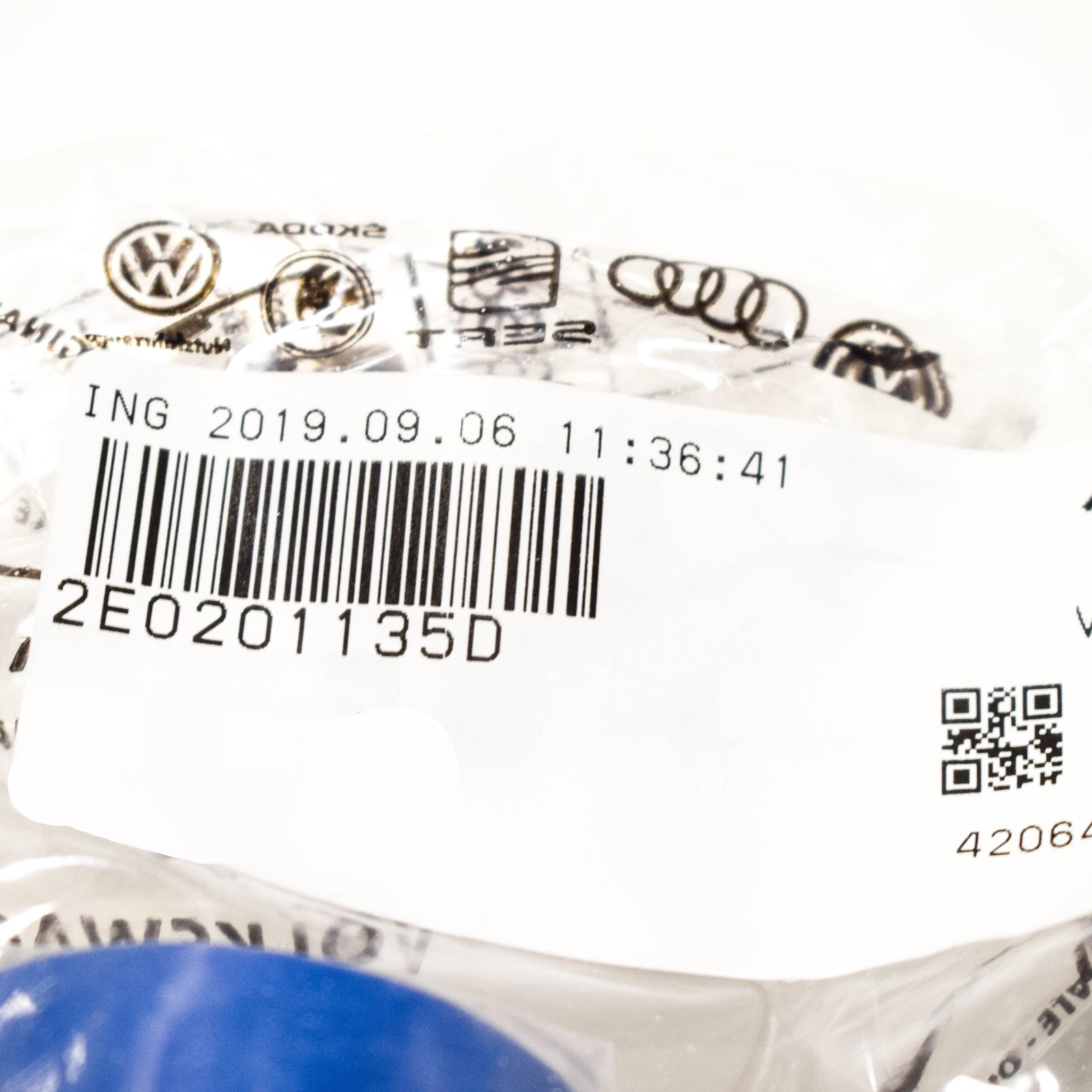 NEW VOLKSWAGEN CRAFTER 2E ADBLUE TANK ADAPTER 2.5 DIESEL 2E0201135D ORIGINAL