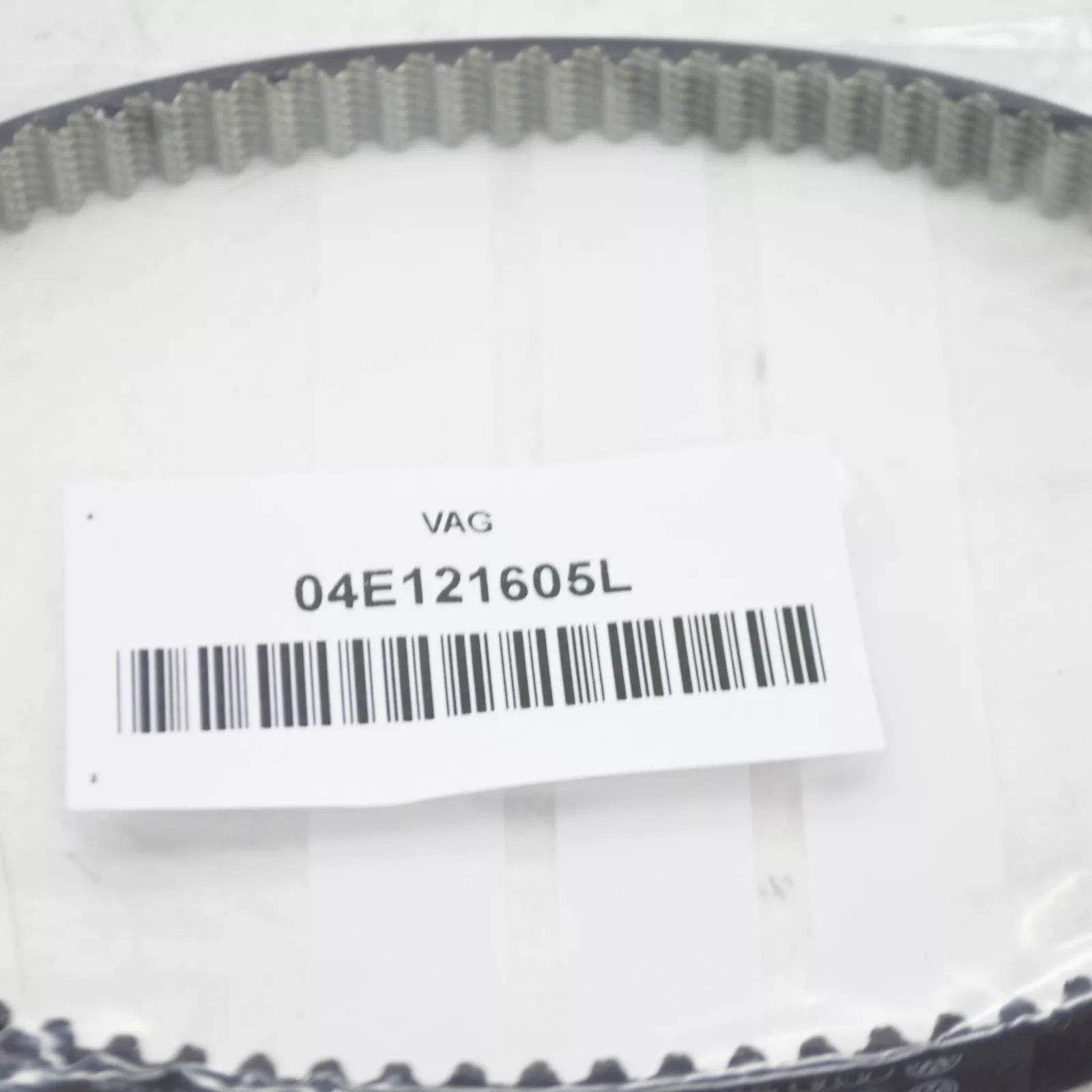 NEW AUDI A3 8V COOLANT PUMP TOOTHED BELT 04E121605L ORIGINAL