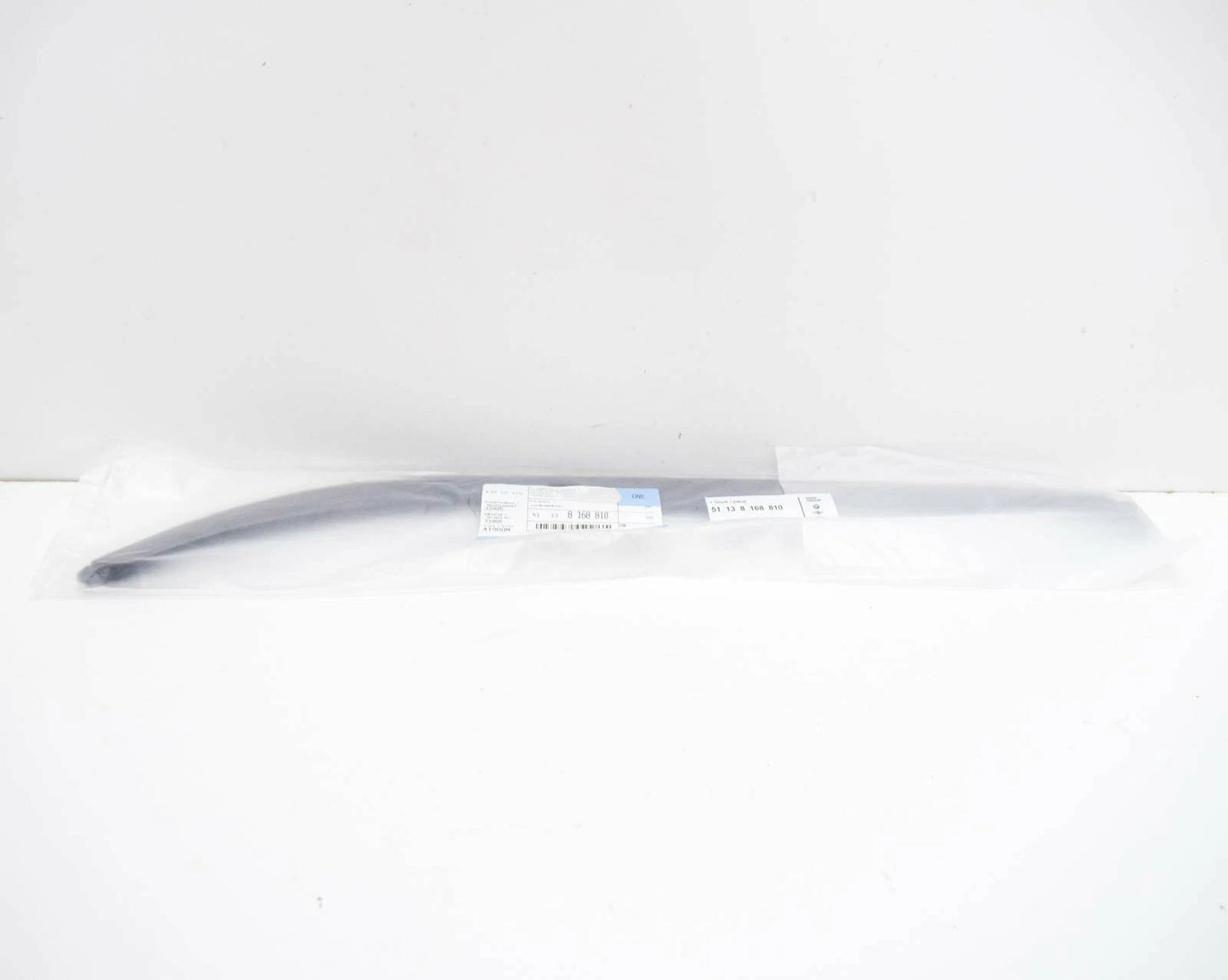 NEW BMW 5 E39 RIGHT HEADLIGHT TRIM 51138168810 8168810 ORIGINAL