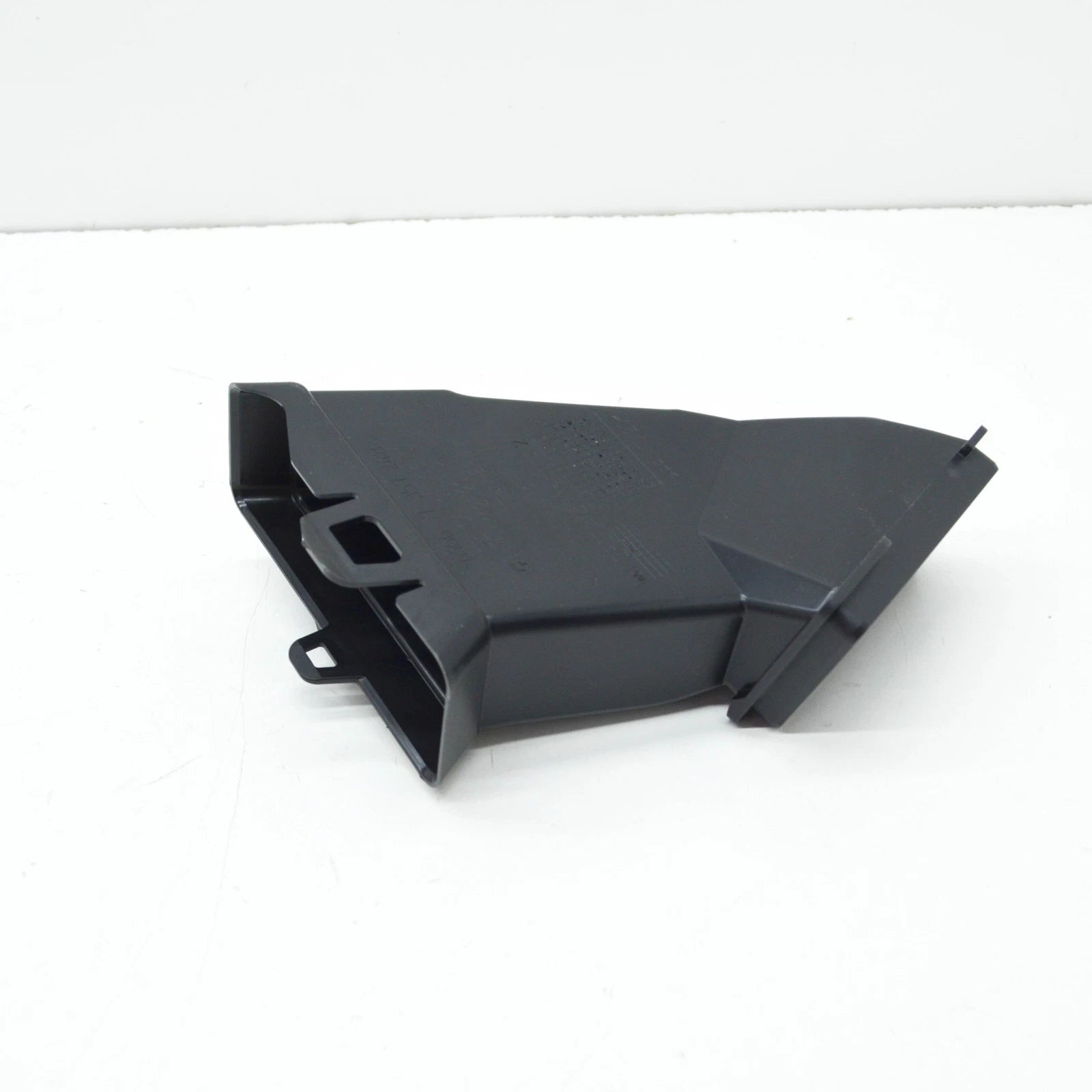 NEW BMW 5 G30 RIGHT BOTTOM WATER DRAIN CHANNEL 61667357248 ORIGINAL