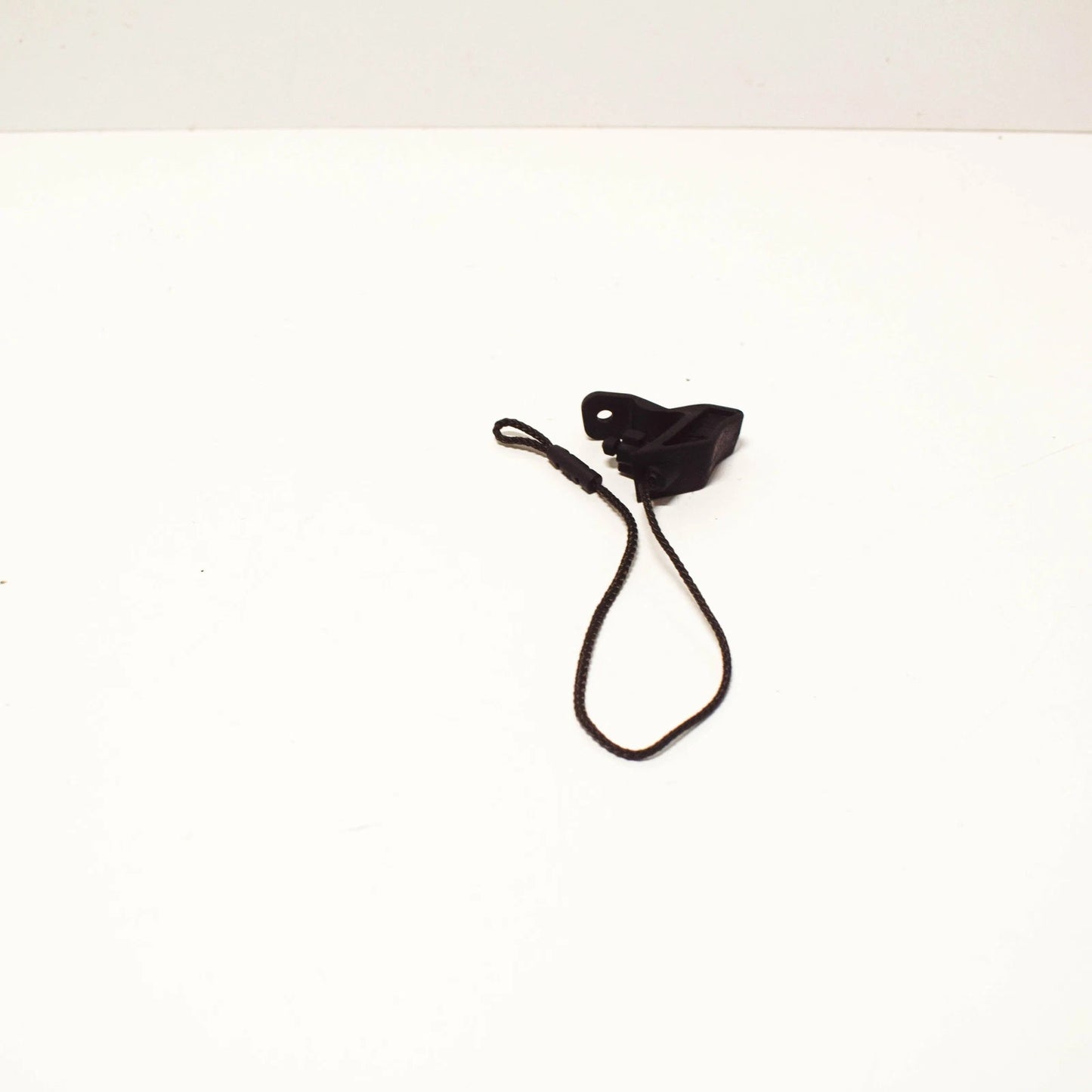 NEW AUDI A3 13-16 LEFT PARCEL SHELF HOLD STRING STRAP 8V4867667