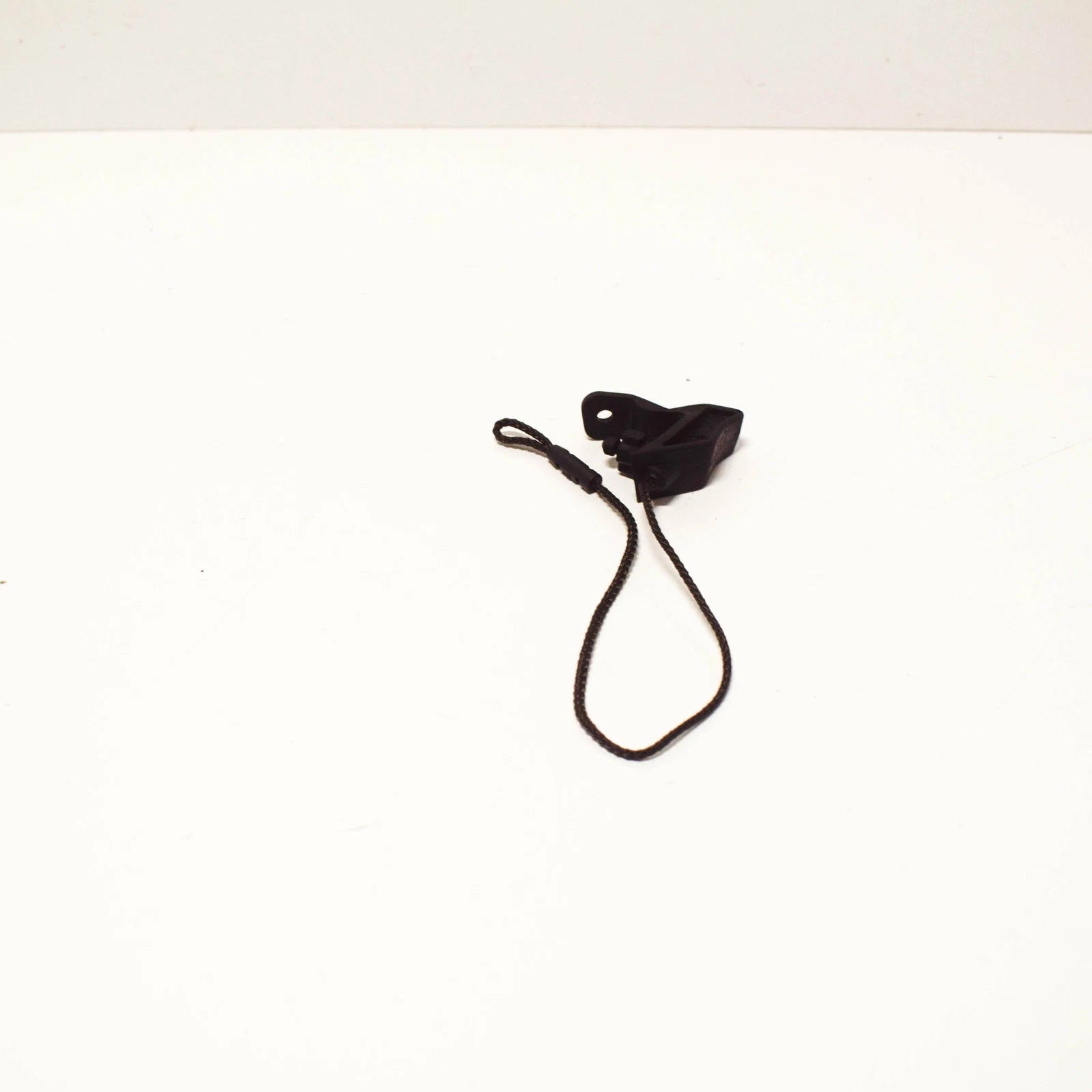 NEW AUDI A3 13-16 LEFT PARCEL SHELF HOLD STRING STRAP 8V4867667