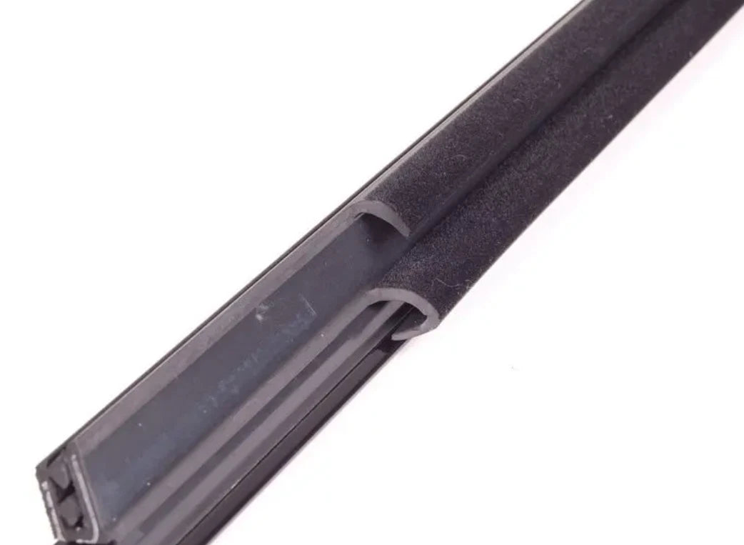 NEW BMW 3 E90 FRONT RIGHT DOOR WINDOW MOLDING 51337220188 7220188 ORIGINAL