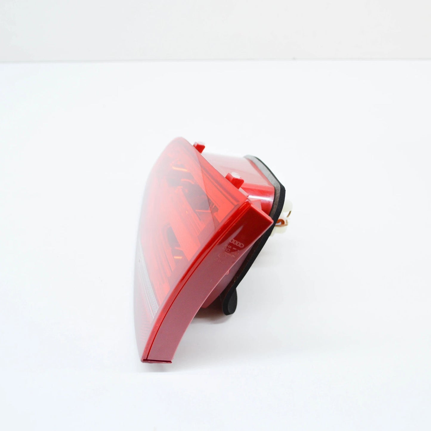 NEW AUDI A3 CABRIO 8P REAR RIGHT SIDE TAILGATE TAILLIGHT 8P7945094