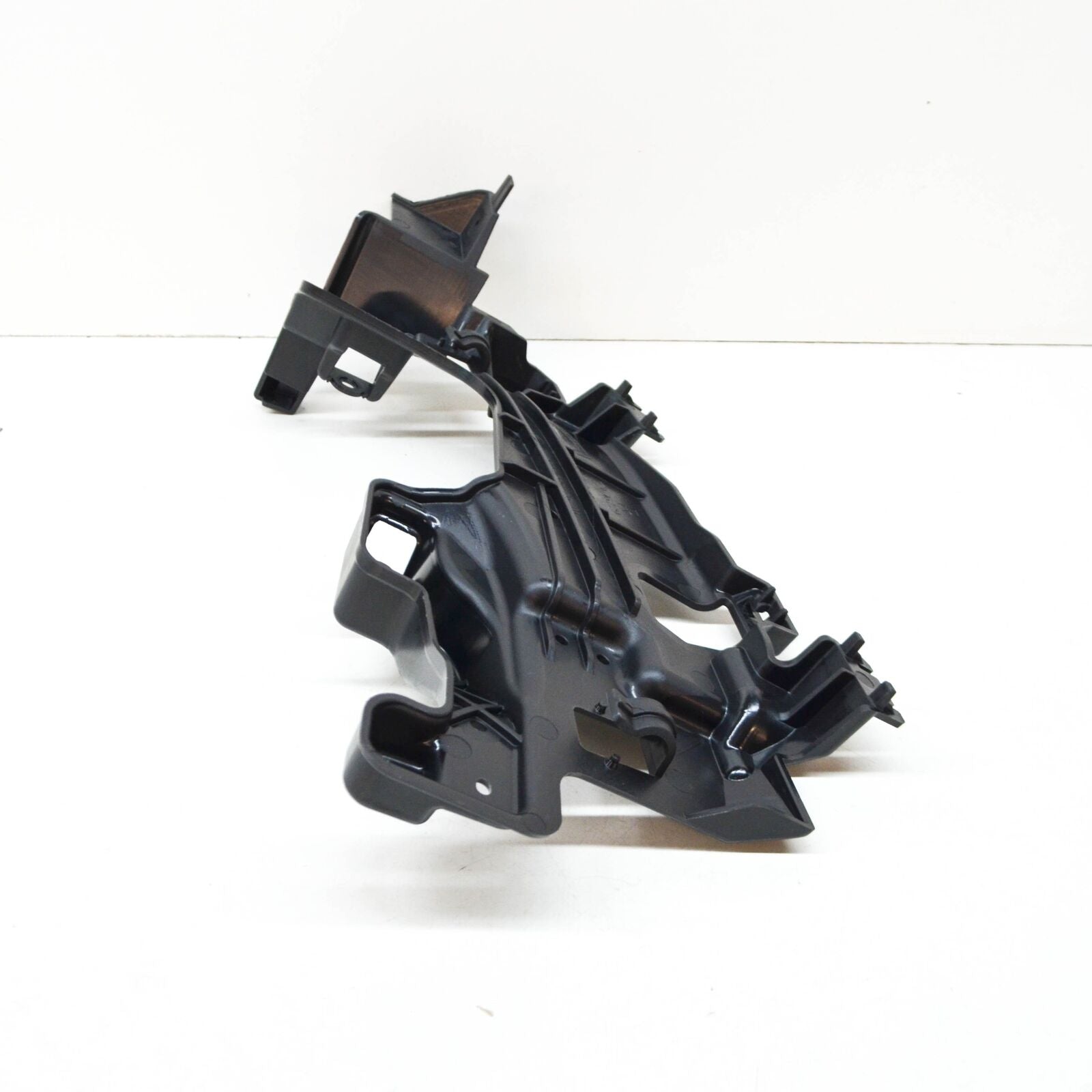 NEW MB GLC-COUPE C253 TAILPIPE EXTENSION BRACKET RIGHT A2538852601 ORIGINAL