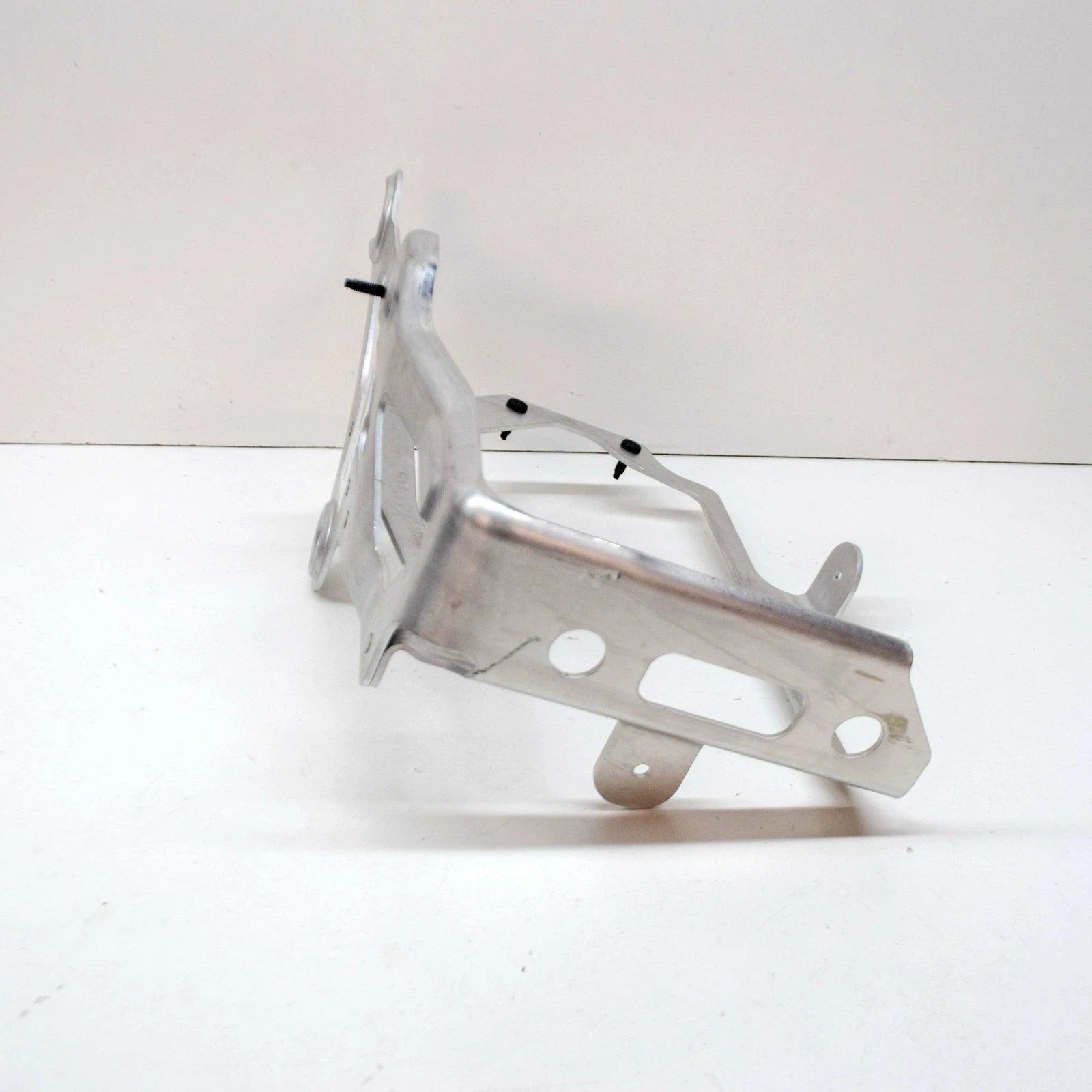 NEW AUDI TT RS 8S FV MK3 AUXILIARY RADIATOR LEFT LOWER BRACKET 8S0121263