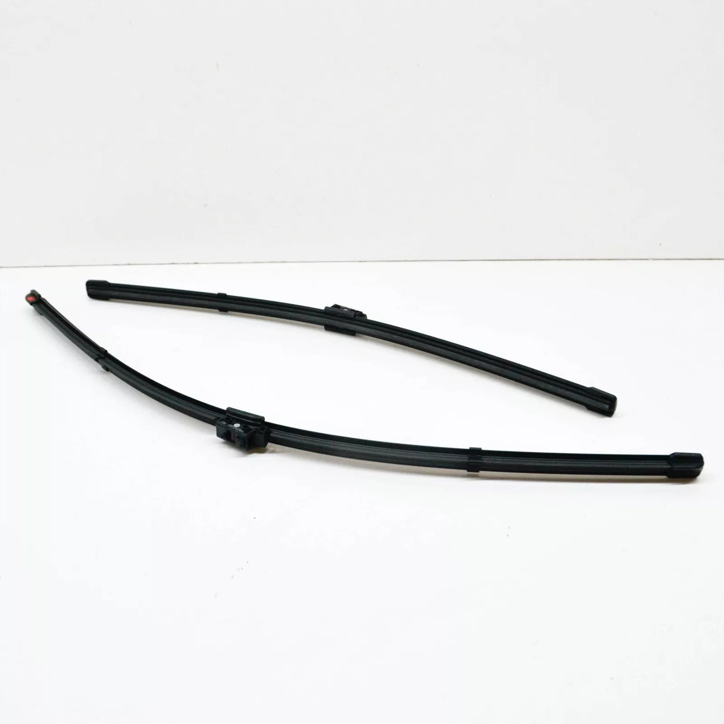 NEW MB A W176 FRONT WINDSHIELD WIPER BLADES SET A1768204300 LHD ORIGINAL