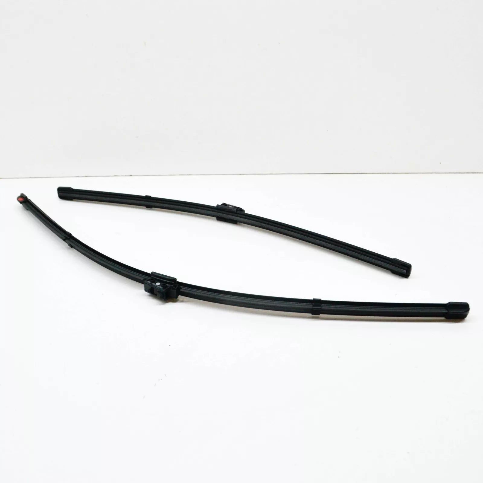 NEW MB A W176 FRONT WINDSHIELD WIPER BLADES SET A1768204300 LHD ORIGINAL