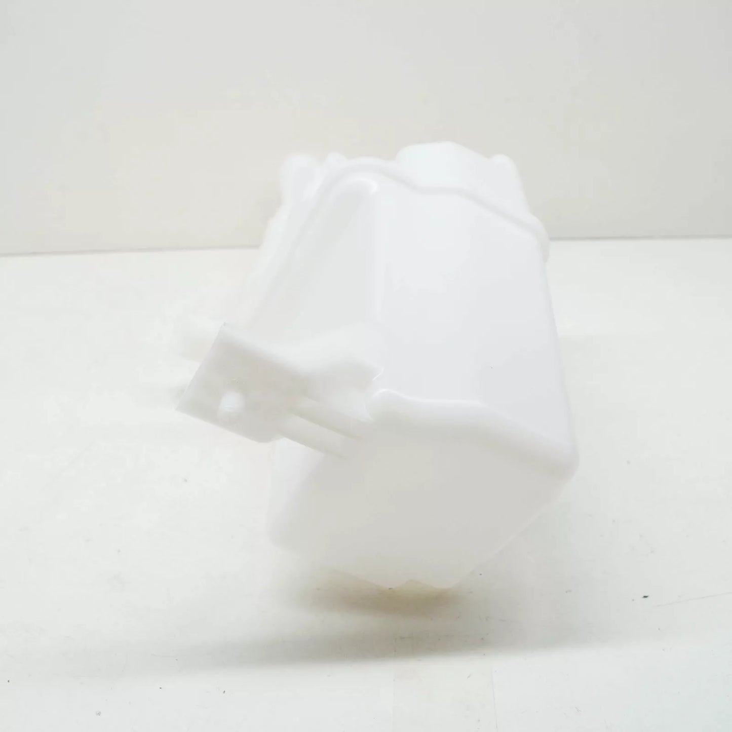 NEW MB A W177 WINDSHIELD WASHER FLUID RESERVOIR TANK A1778690100