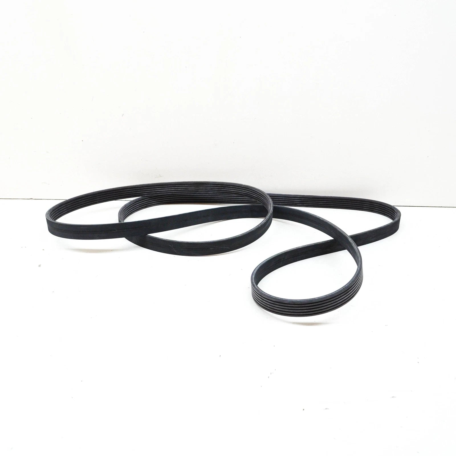 NEW VOLKSWAGEN AMAROK AUXILIARY ALTERNATOR V-RIBBED BELT 059903137CC