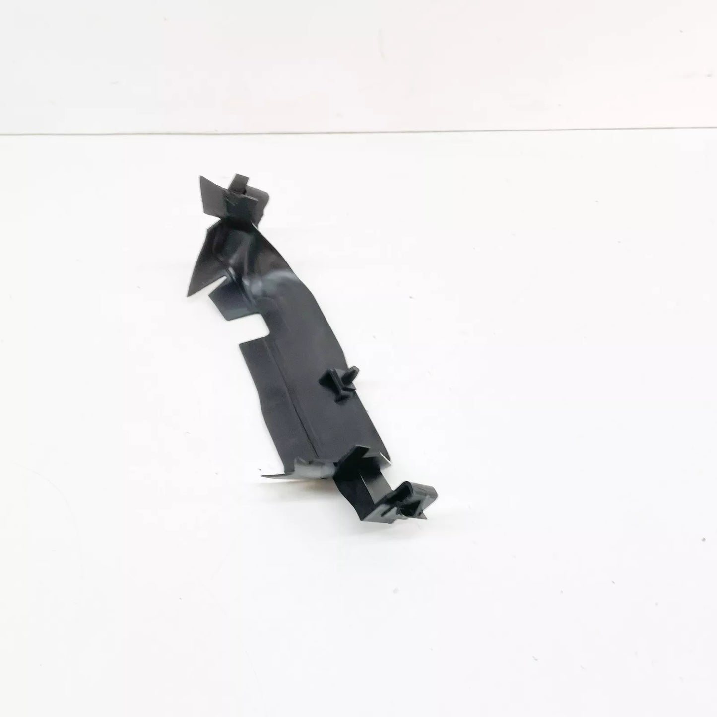 NEW AUDI A3 8V RADIATOR UPPER CENTRE AIR GUIDE 8V0121285 ORIGINAL