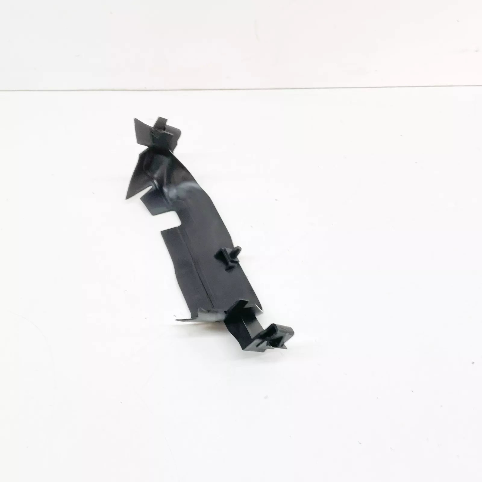 NEW AUDI A3 8V RADIATOR UPPER CENTRE AIR GUIDE 8V0121285 ORIGINAL