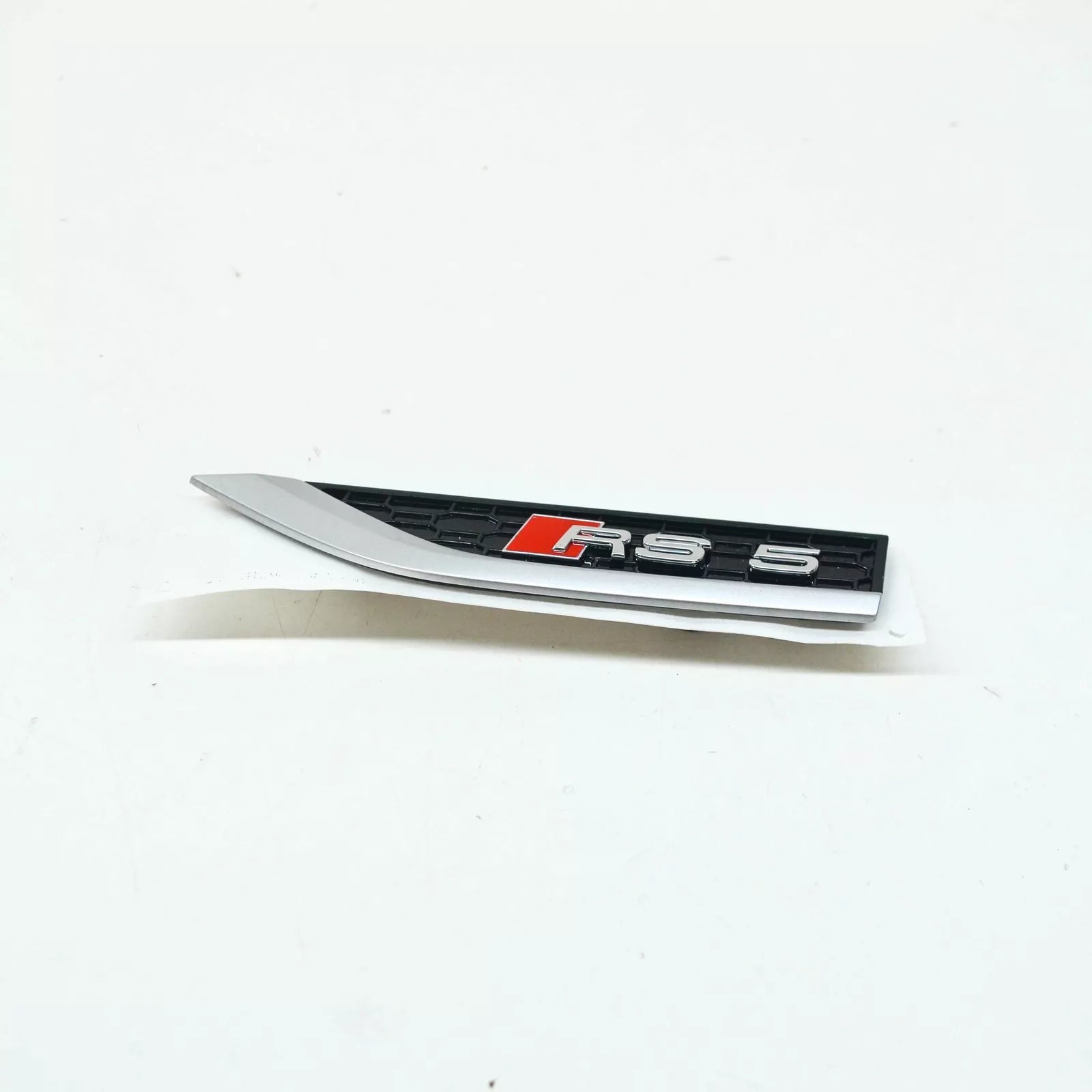NEW AUDI RS5 8W6 FRONT LEFT FENDER WING EMBLEM BADGE 8W6853601DPUZ ORIGINAL
