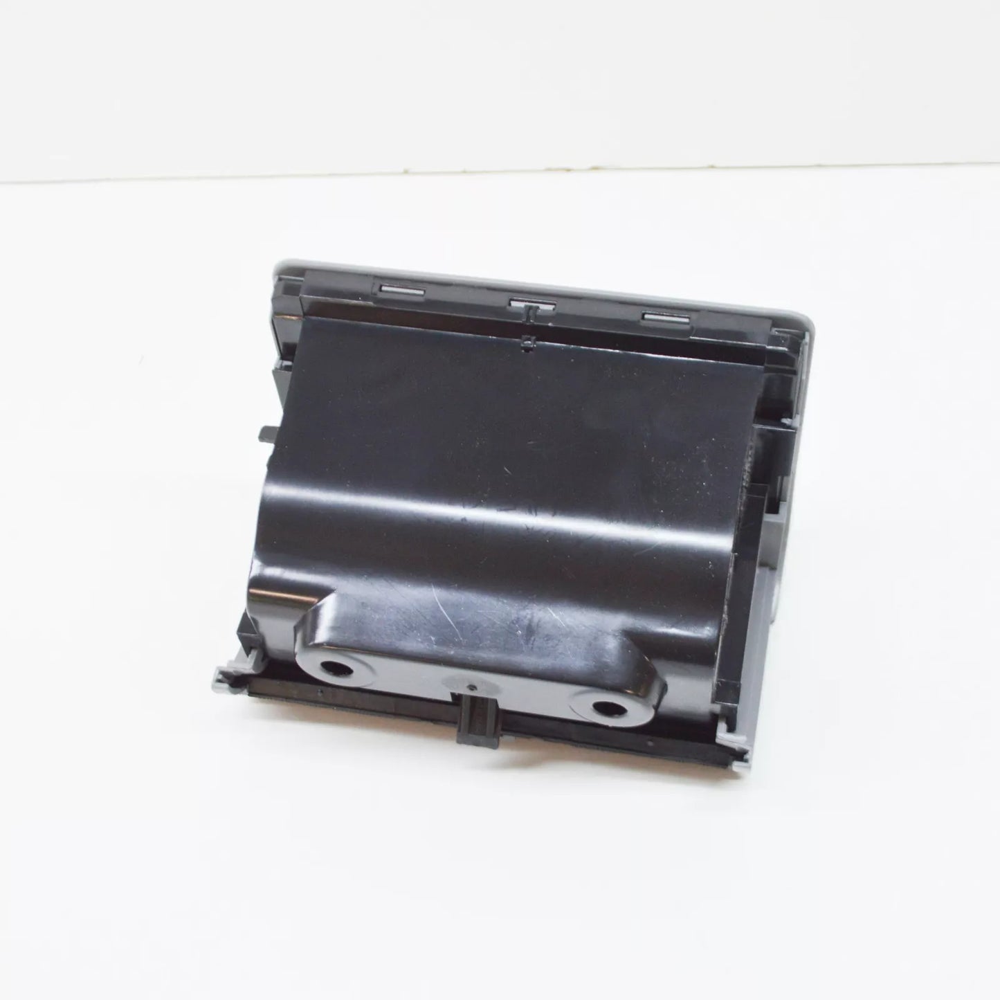 NEW BMW 3 E46 REAR CENTER CONSOLE ASHTRAY 51168248527 8248527 2003 ORIGINAL