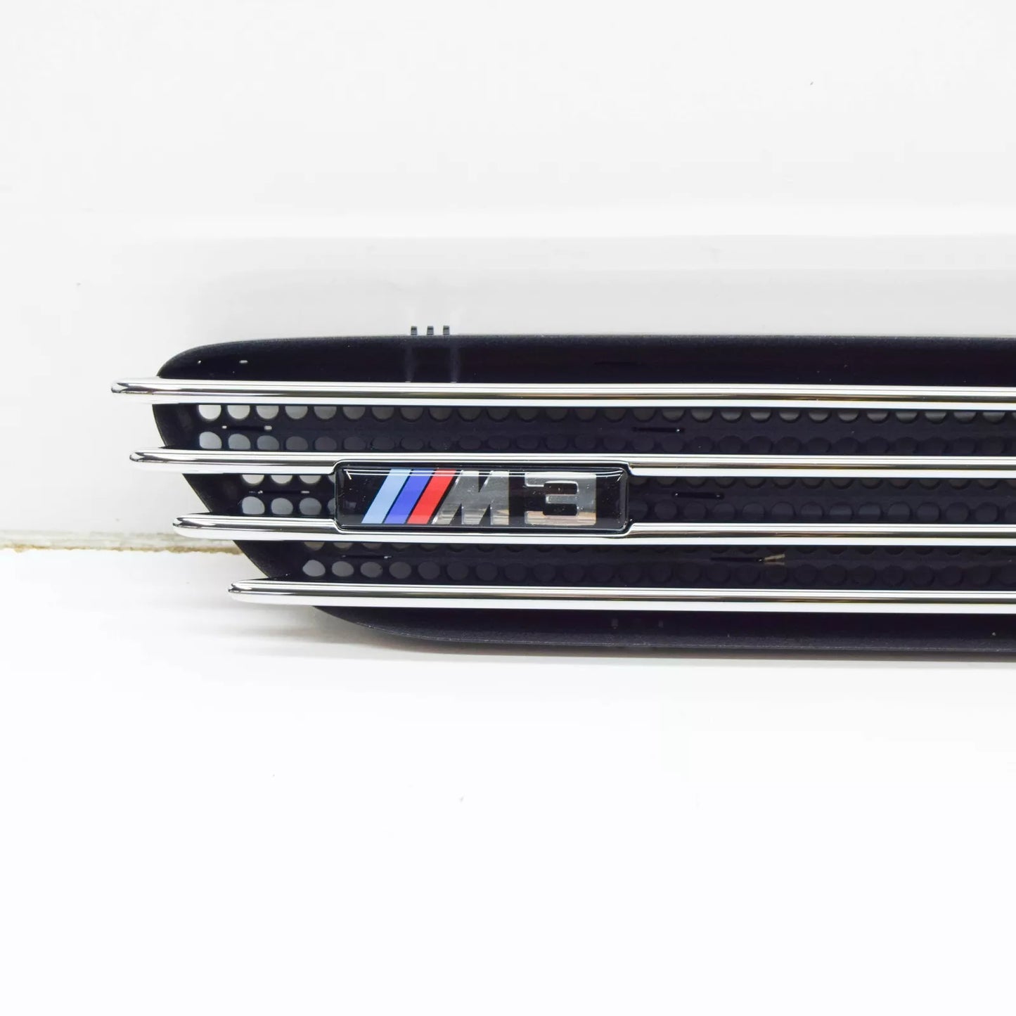 NEW BMW 3 M3 E46 LEFT WING FENDER GRILLE 51132694607 2694607 ORIGINAL