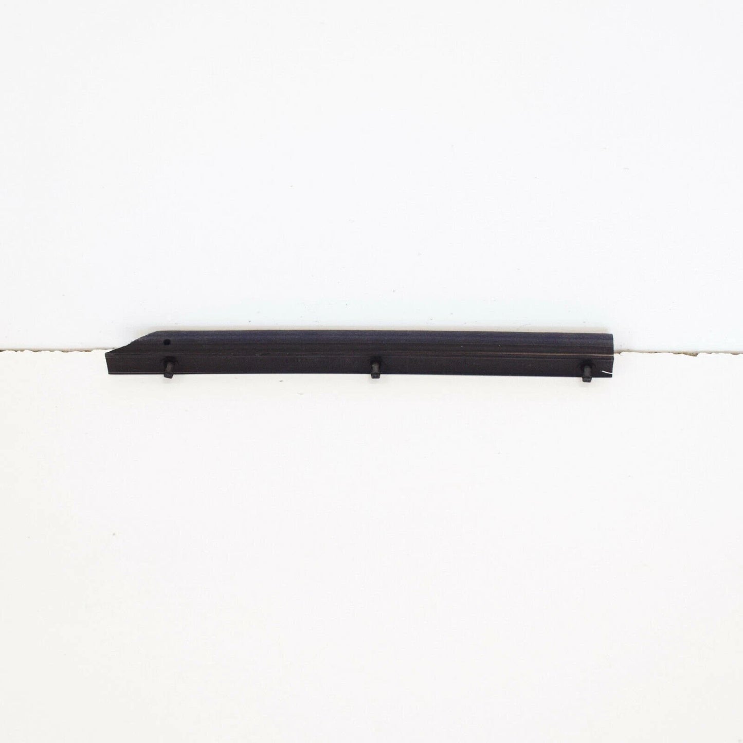 NEW BMW X3 F25 ENGINE BONNET SIDE SEAL 51767234367 7234367 ORIGINAL