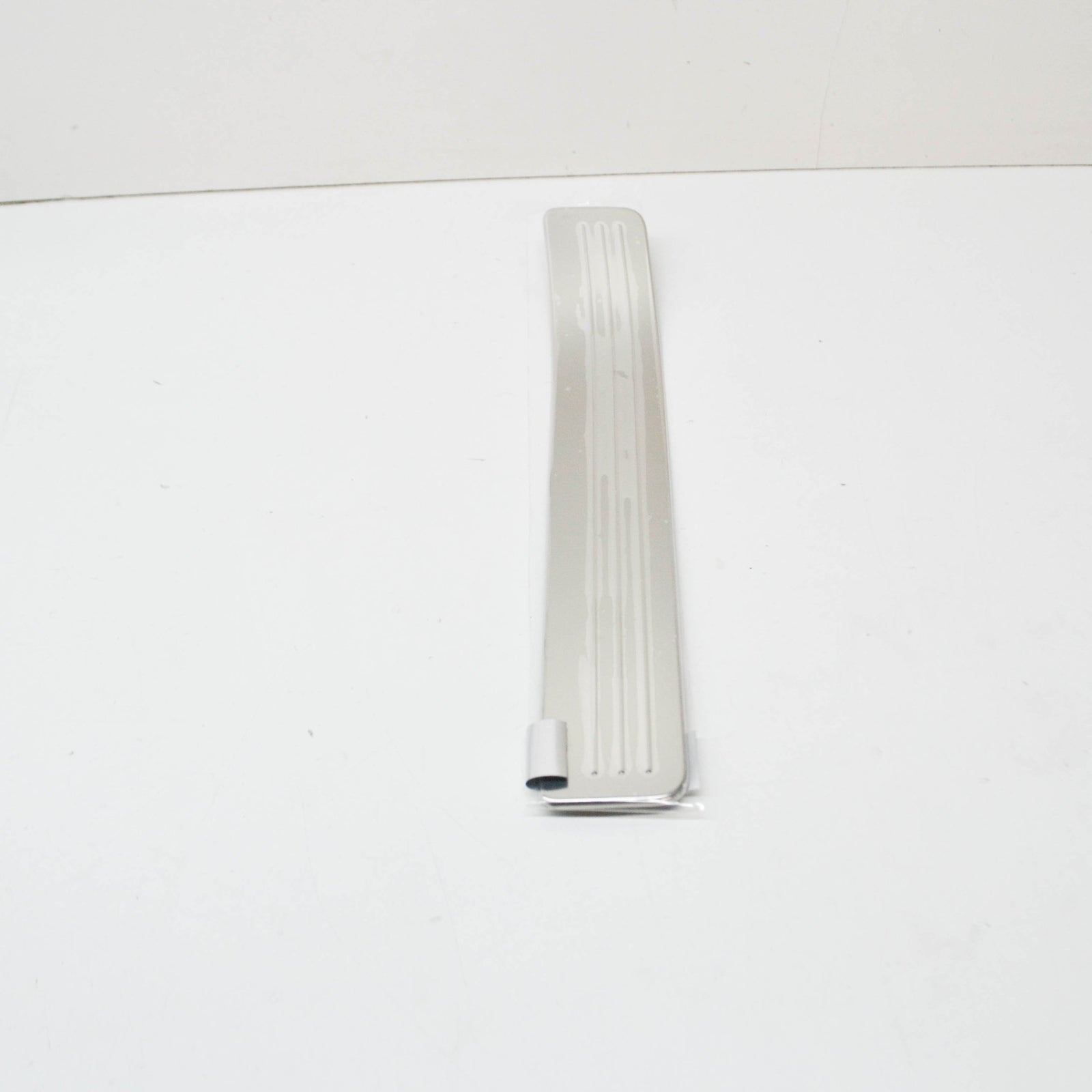 NEW MERCEDES-BENZ C W204 REAR LEFT OUTSIDE ENTRANCE RAIL A2046800335 ORIGINAL