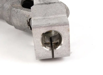 NEW BMW 3 CABRIO E46 STEERING COLUMN LOWER JOINT 6750815 32306750815 ORIGINAL