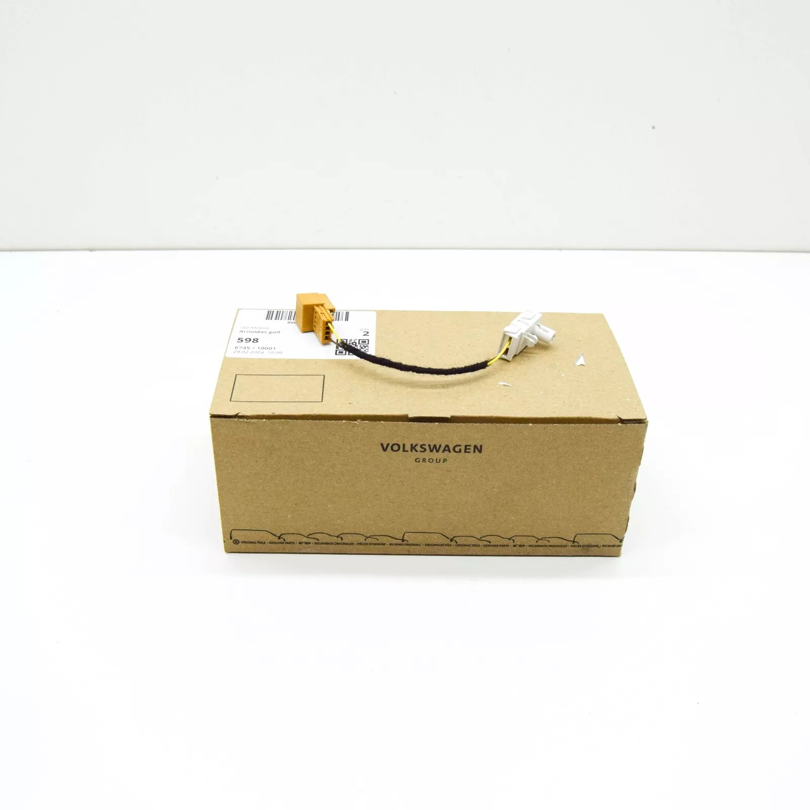 NEW AUDI A4 AVANT B9 REAR QUARTER TRIM PANEL LED MODULE 8W0947356E ORIGINAL